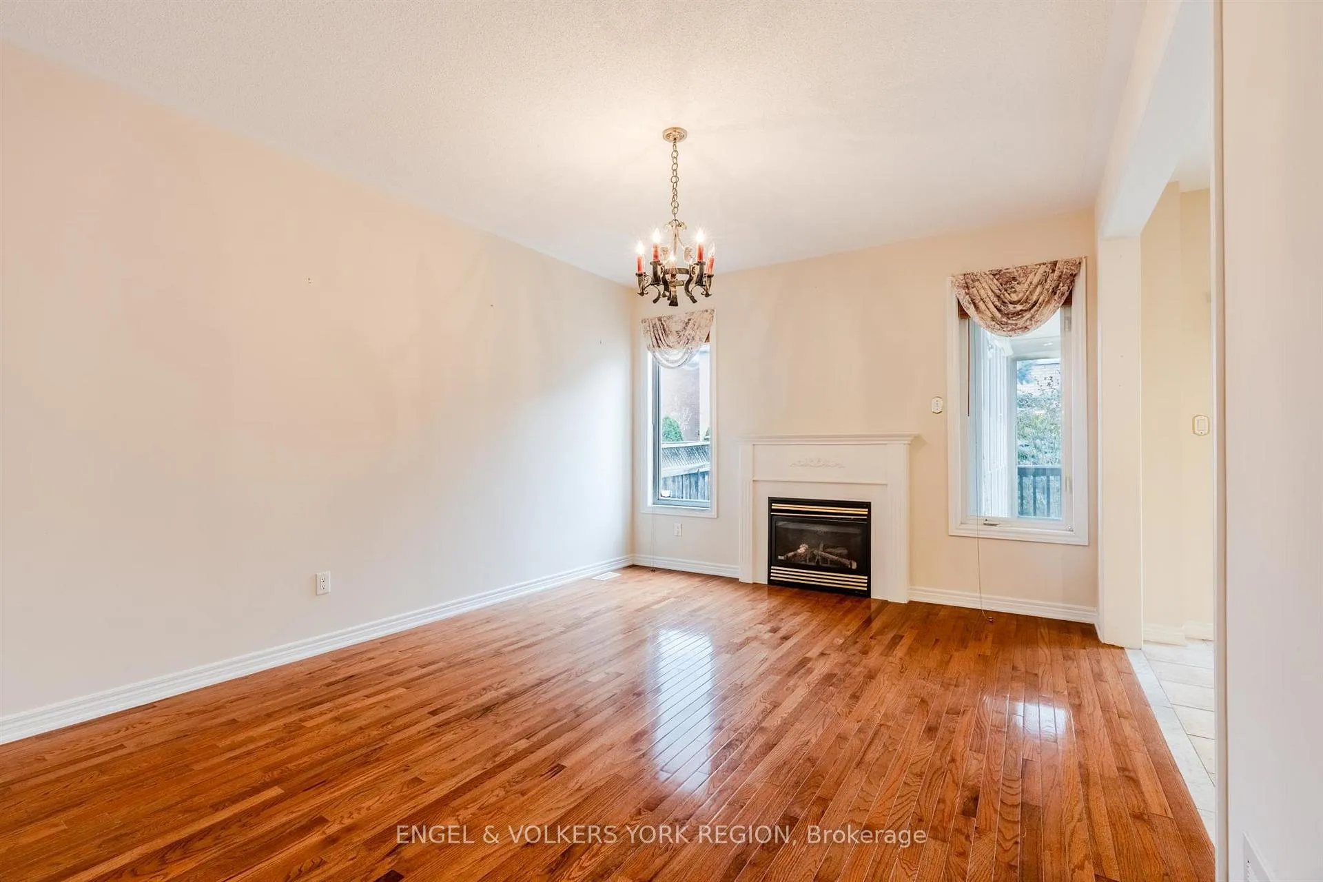 Photo 7 of 73 Saffron Street, Markham, Greensborough — HOMEH