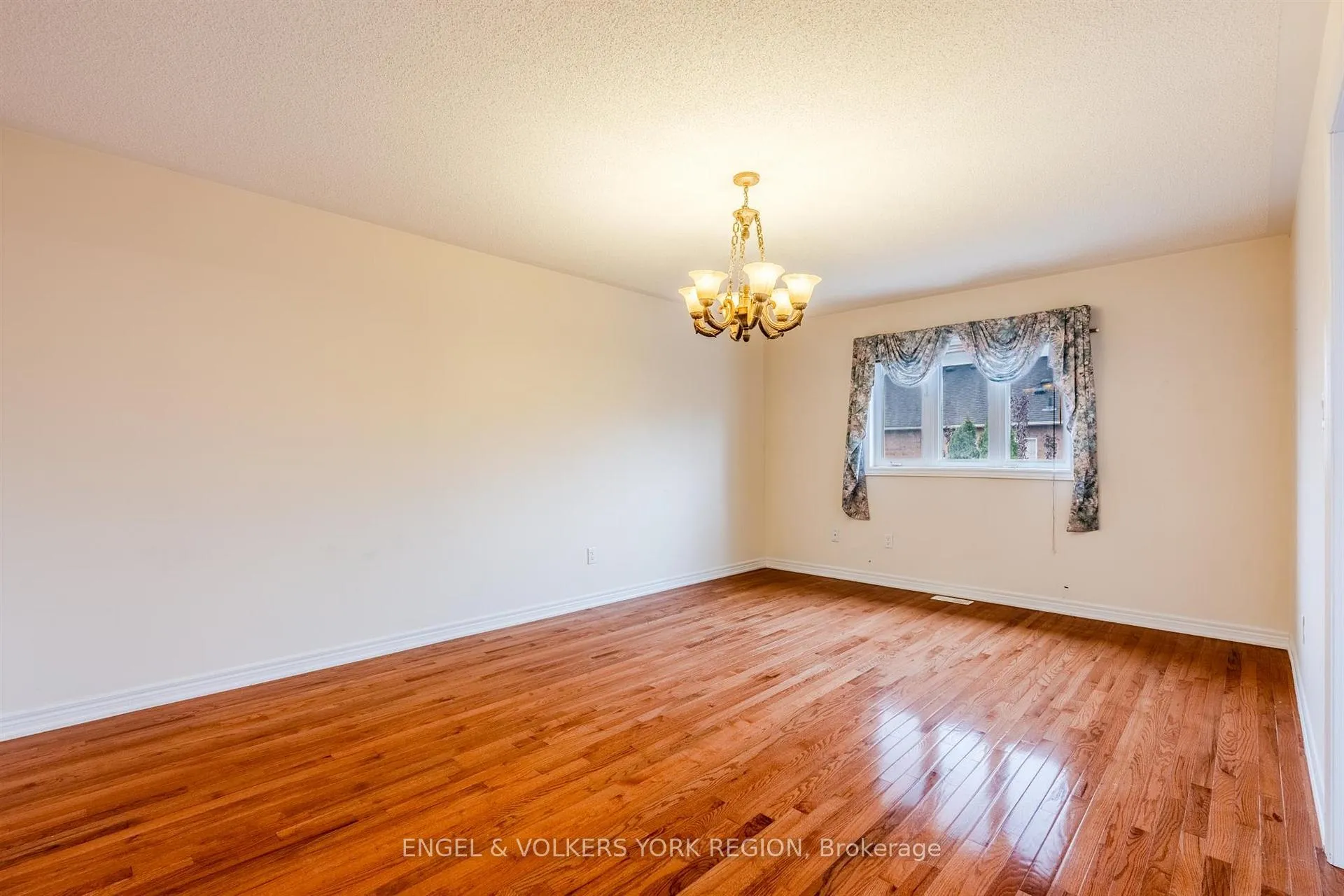 Photo 23 of 73 Saffron Street, Markham, Greensborough — HOMEH