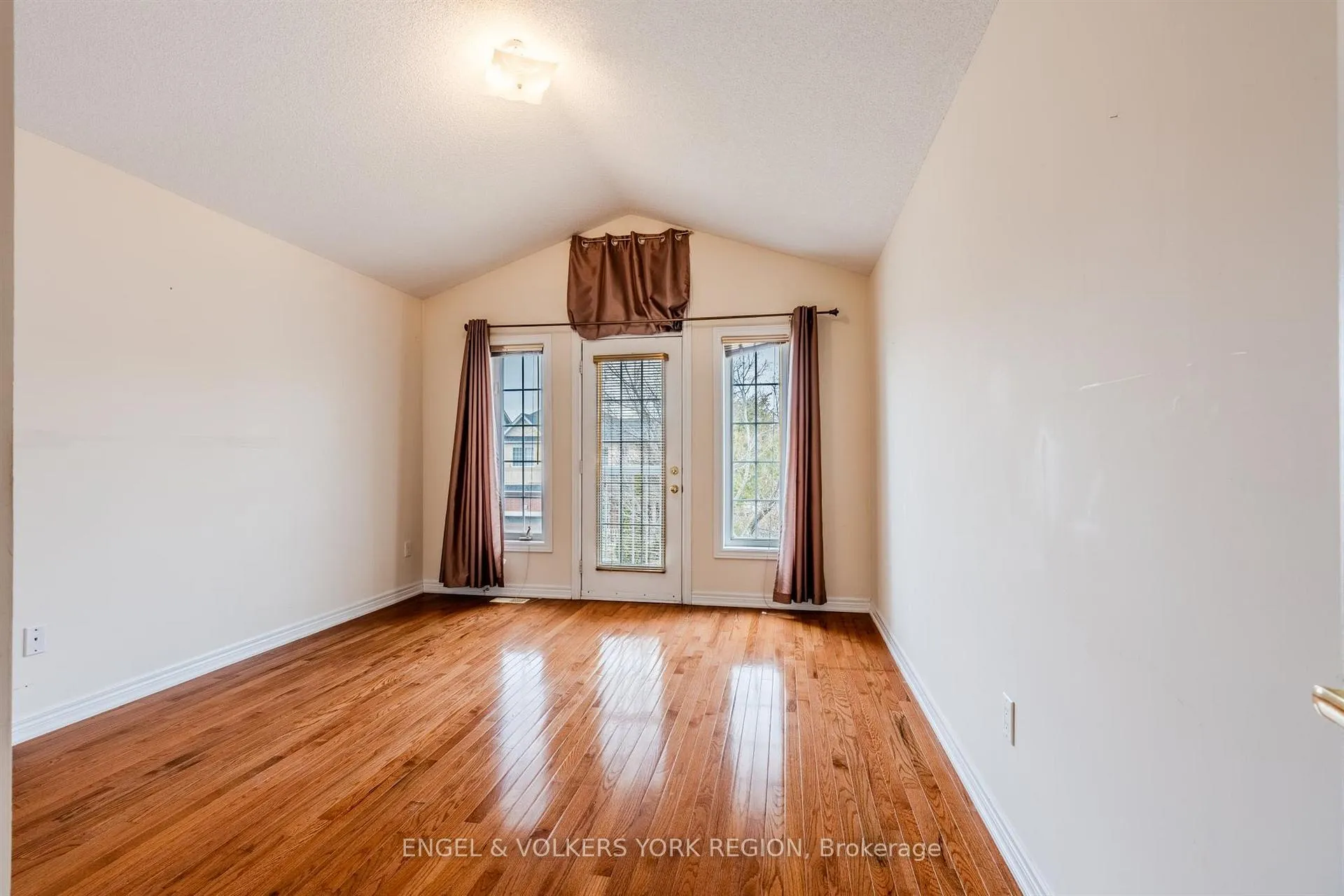 Photo 30 of 73 Saffron Street, Markham, Greensborough — HOMEH