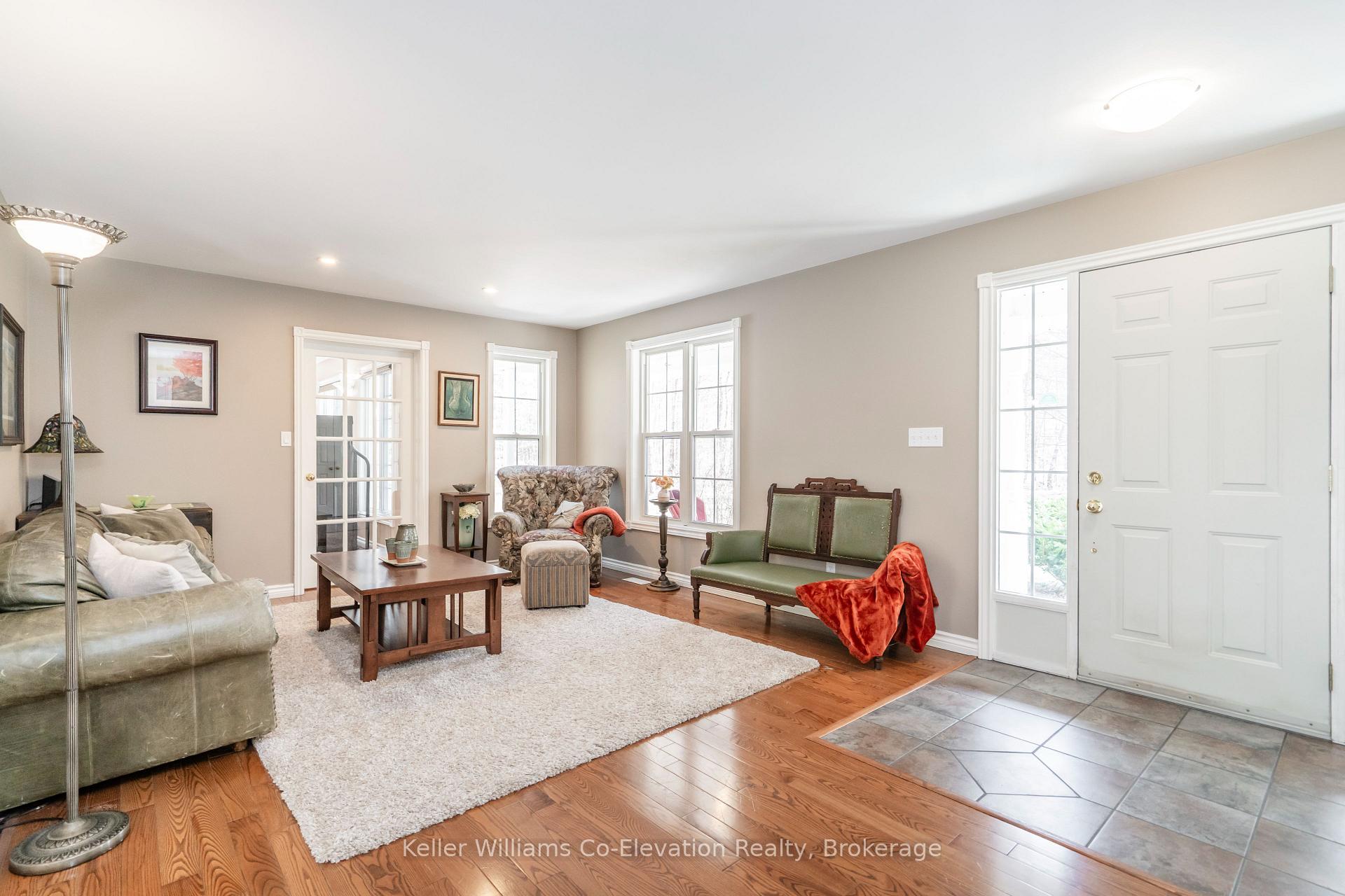 Photo 4 of 9 Whippoorwill Drive, Ottawa, Rothwell Heights — HOMEH