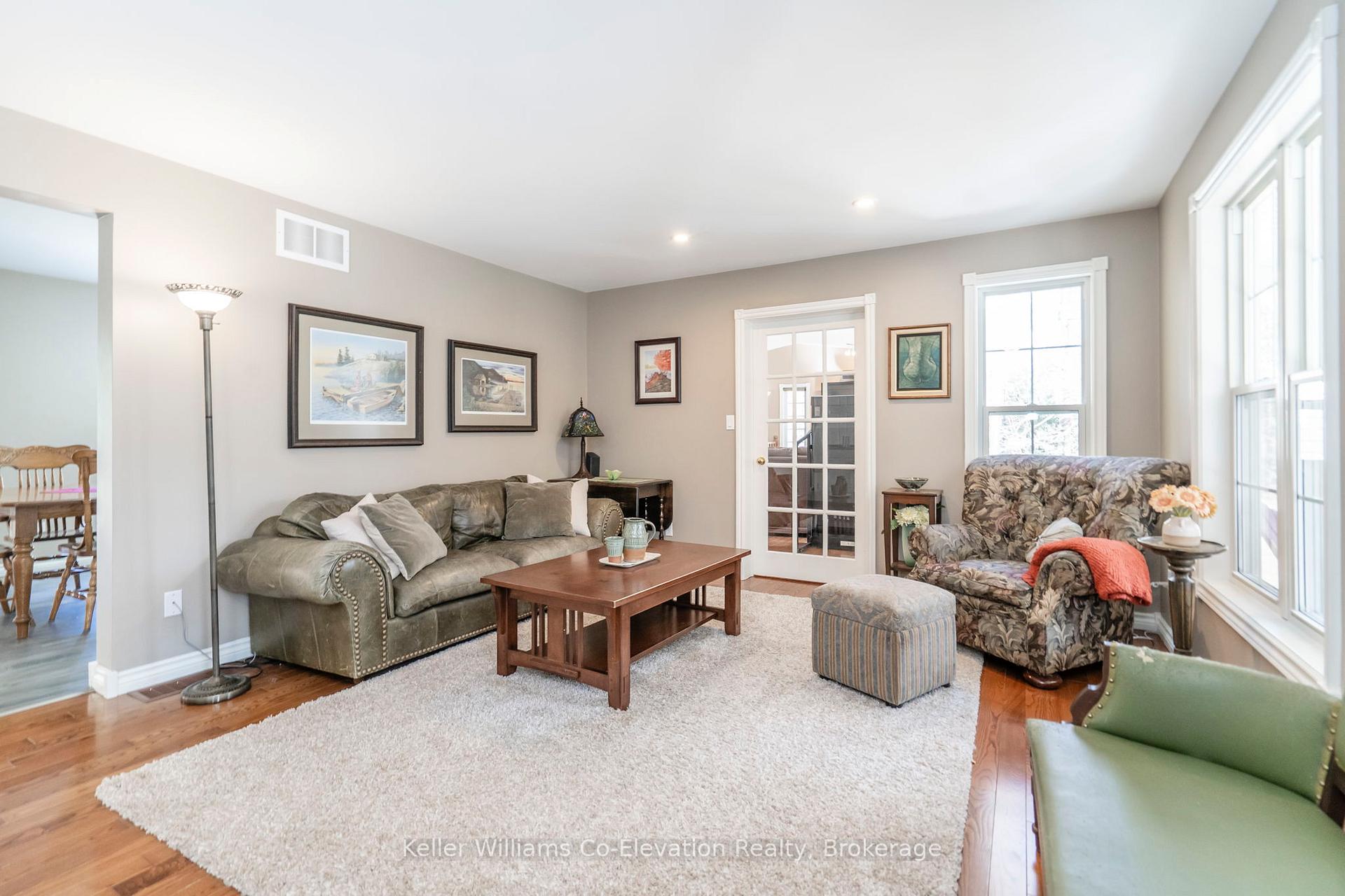 Photo 5 of 9 Whippoorwill Drive, Ottawa, Rothwell Heights — HOMEH