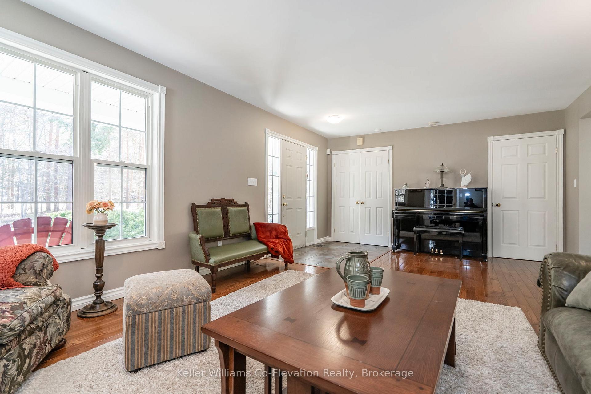 Photo 6 of 9 Whippoorwill Drive, Ottawa, Rothwell Heights — HOMEH