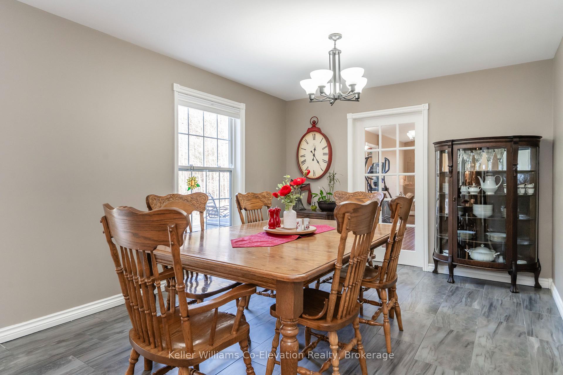 Photo 11 of 9 Whippoorwill Drive, Ottawa, Rothwell Heights — HOMEH