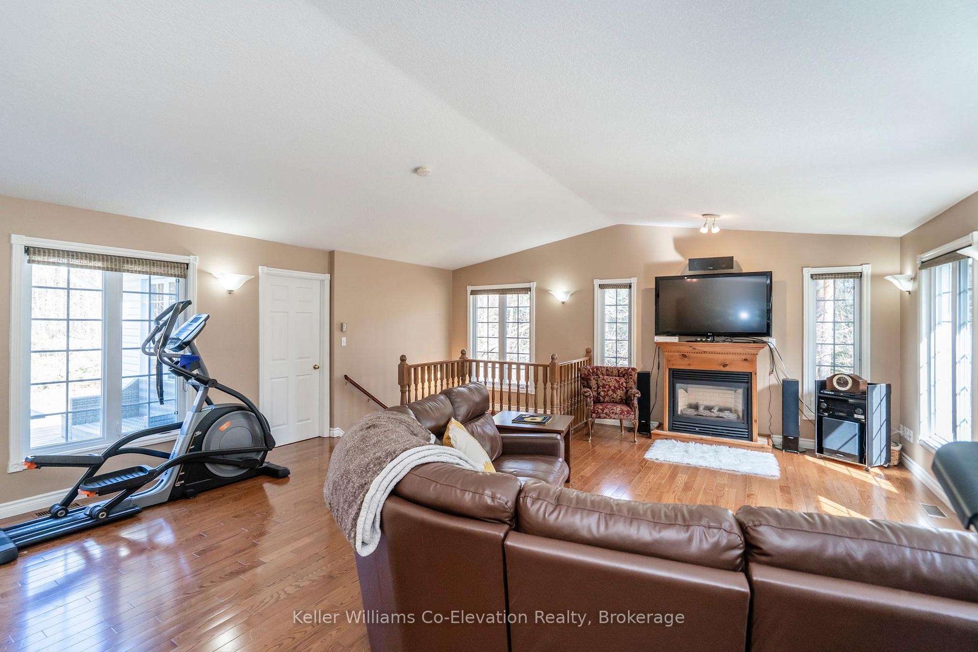 Photo 14 of 9 Whippoorwill Drive, Ottawa, Rothwell Heights — HOMEH
