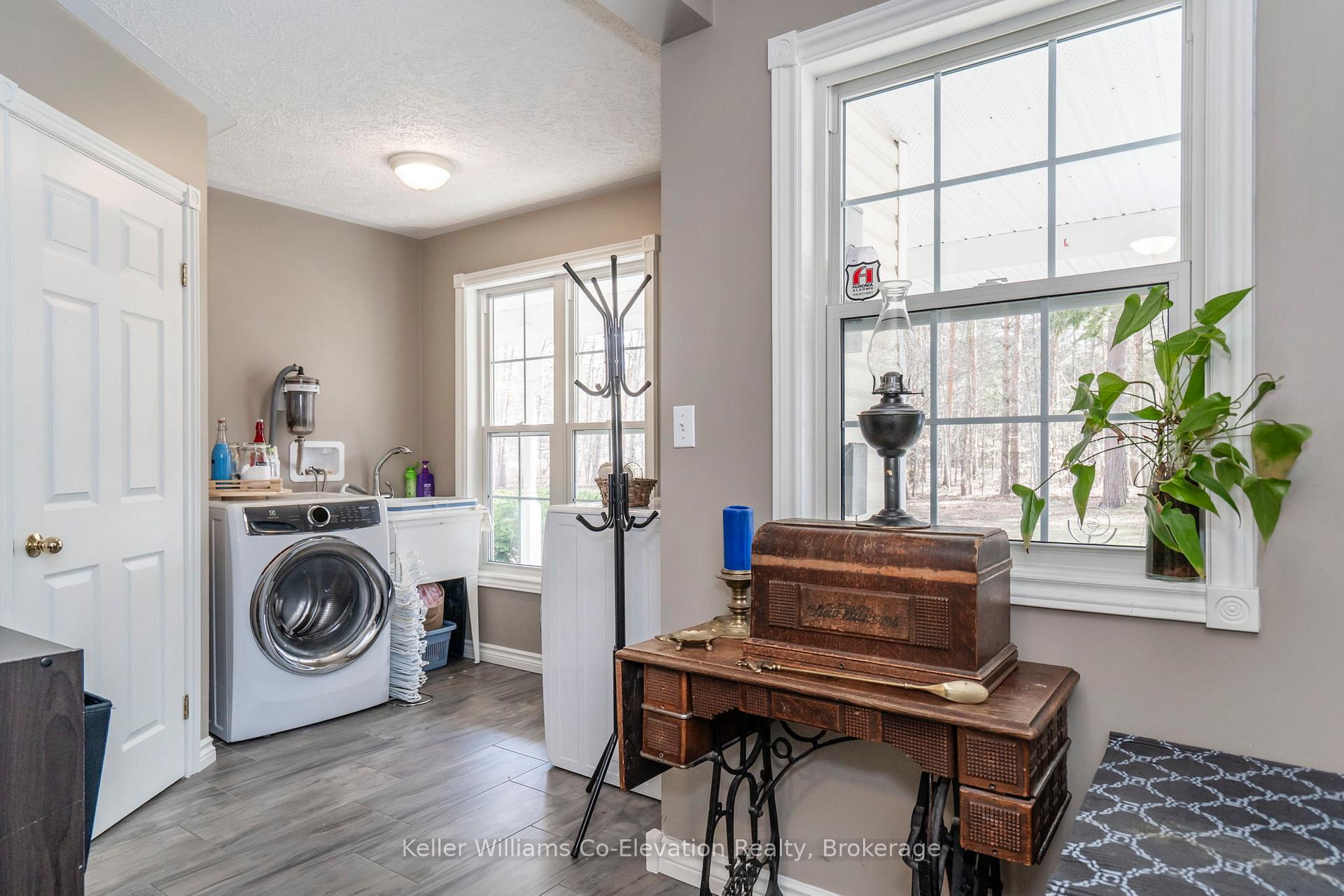 Photo 16 of 9 Whippoorwill Drive, Ottawa, Rothwell Heights — HOMEH