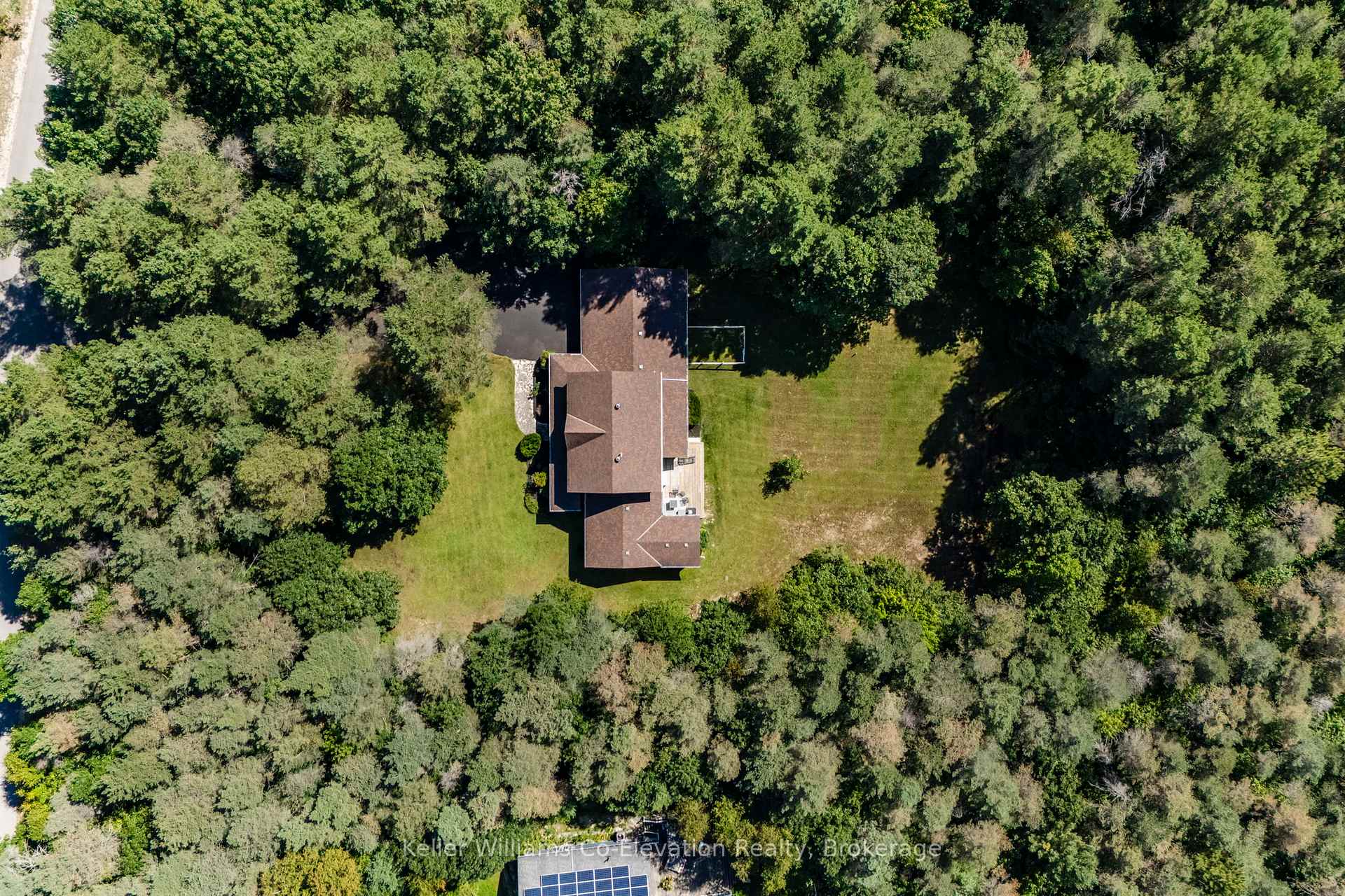 Photo 36 of 9 Whippoorwill Drive, Ottawa, Rothwell Heights — HOMEH