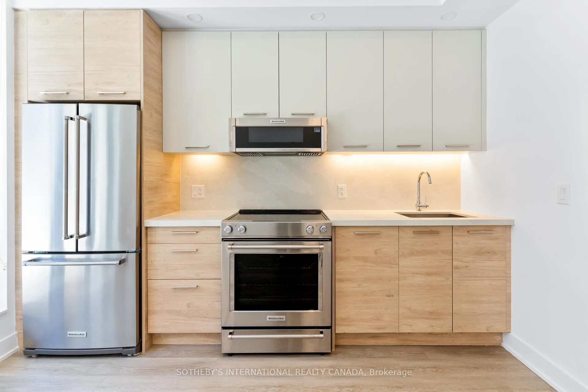 Photo 6 of Unit 1802, 200 Redpath Avenue, Toronto, Mount Pleasant West — HOMEH