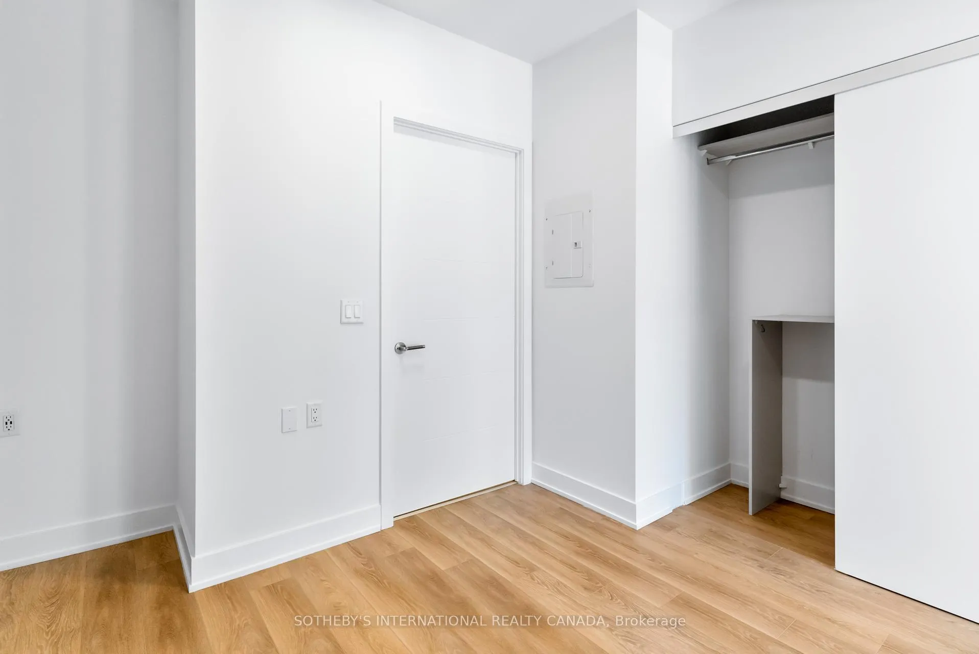 Photo 9 of Unit 1802, 200 Redpath Avenue, Toronto, Mount Pleasant West — HOMEH