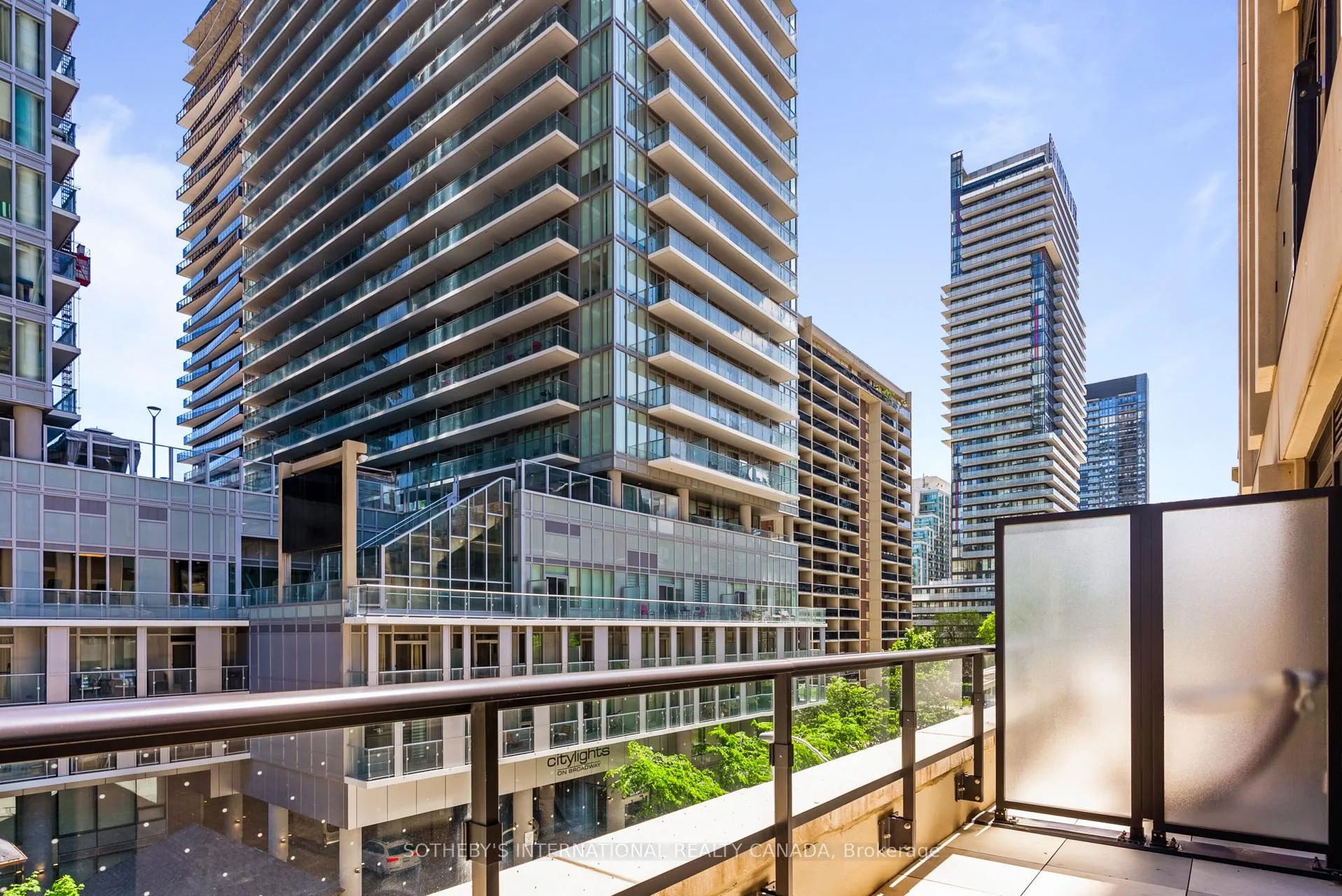 Photo 14 of Unit 1802, 200 Redpath Avenue, Toronto, Mount Pleasant West — HOMEH