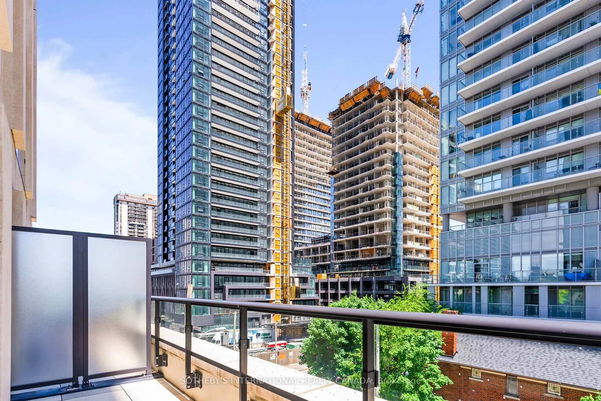 Photo 15 of Unit 1802, 200 Redpath Avenue, Toronto, Mount Pleasant West — HOMEH