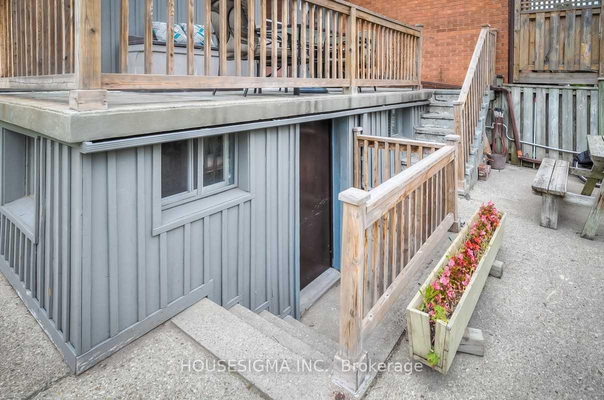 Photo 2 of Unit Bsmt, 63 Oak Park Avenue, Toronto, Woodbine-Lumsden — HOMEH