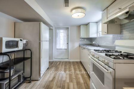 Photo 4 of Unit Bsmt, 63 Oak Park Avenue, Toronto, Woodbine-Lumsden — HOMEH