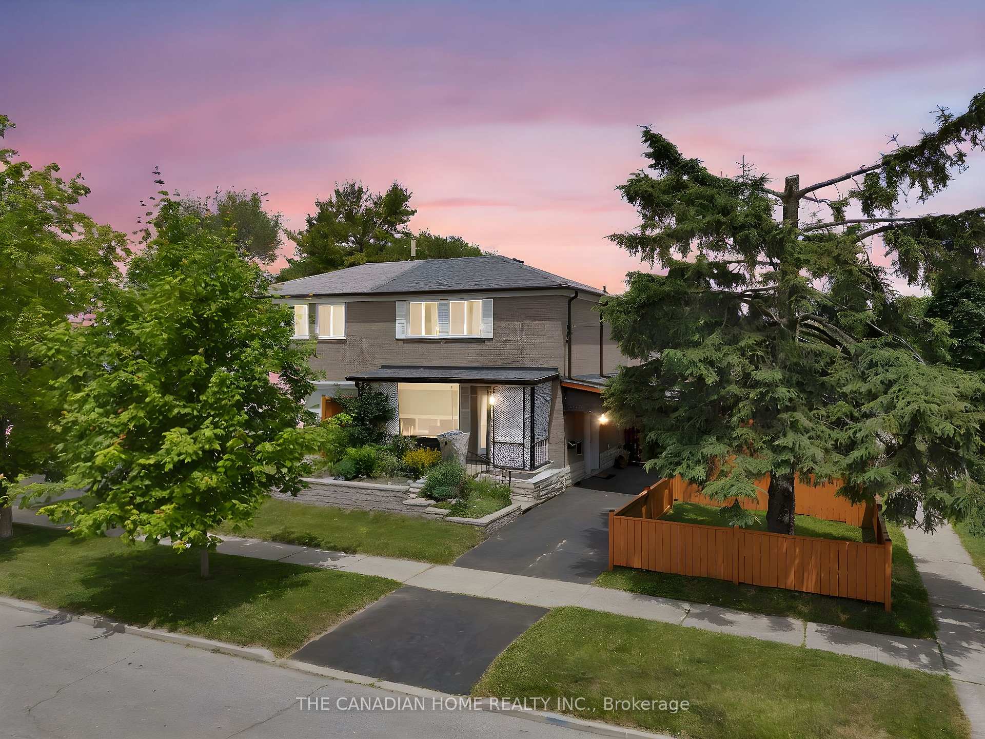 Photo 4 of 1 Shier Drive, Scarborough, Woburn — HOMEH