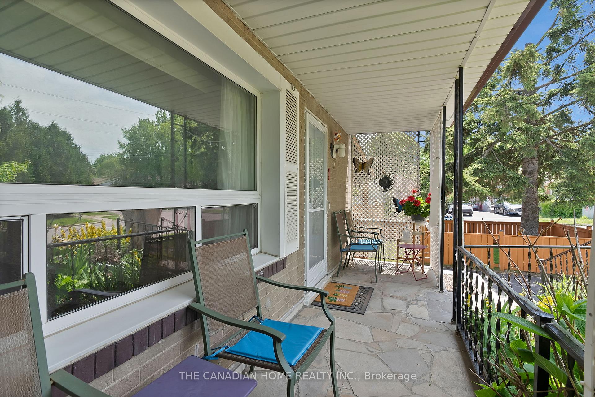 Photo 5 of 1 Shier Drive, Scarborough, Woburn — HOMEH