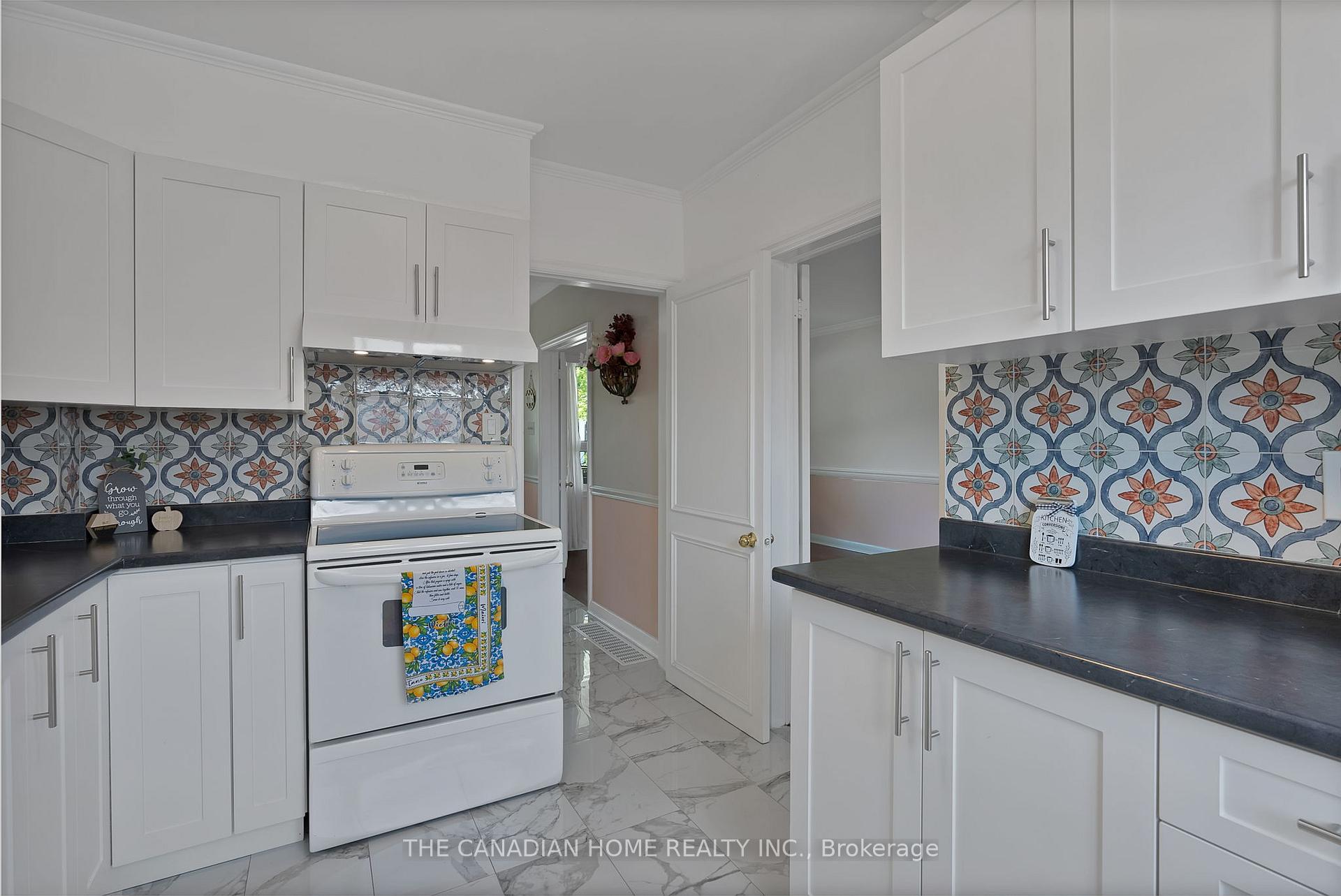 Photo 14 of 1 Shier Drive, Scarborough, Woburn — HOMEH