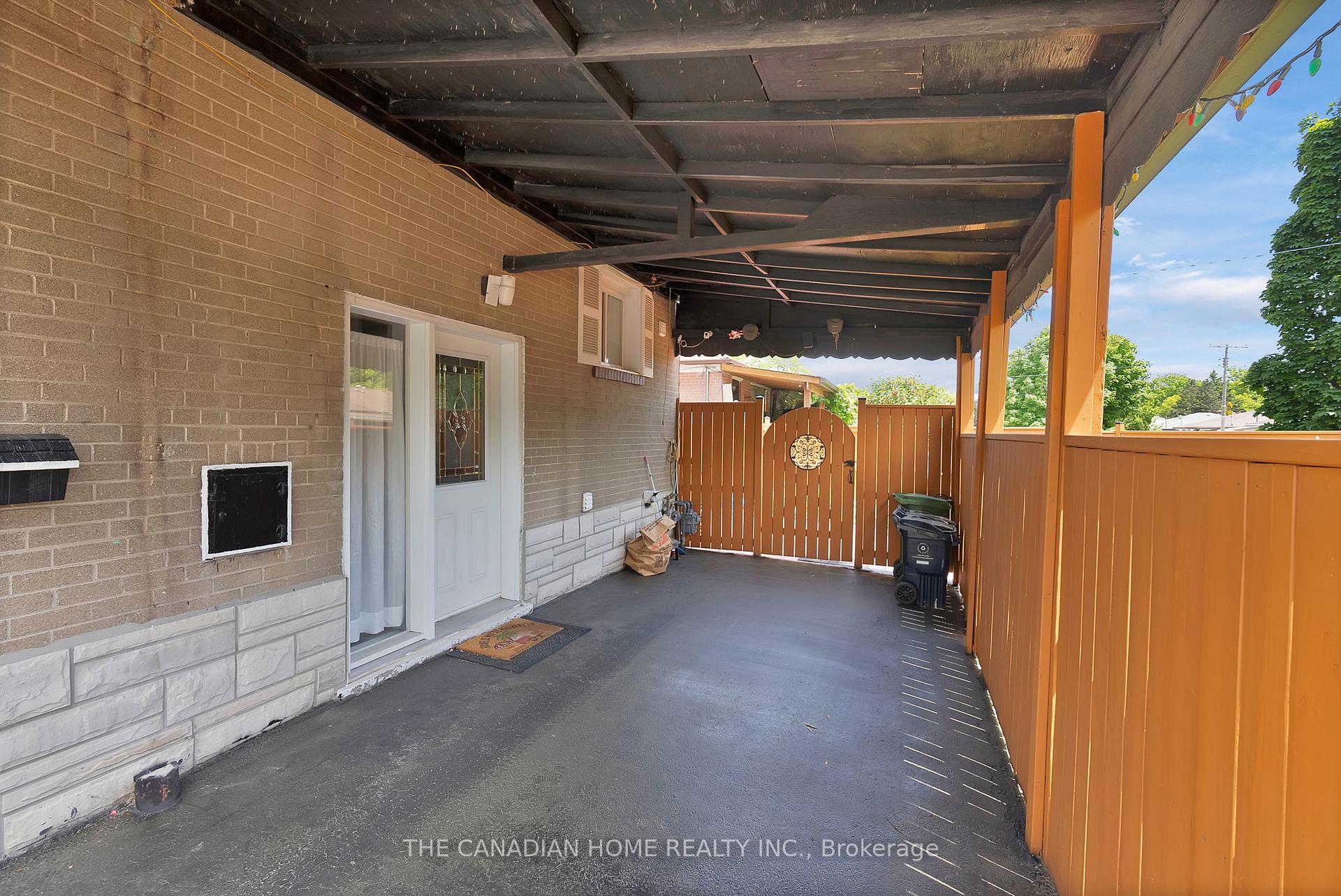 Photo 35 of 1 Shier Drive, Scarborough, Woburn — HOMEH