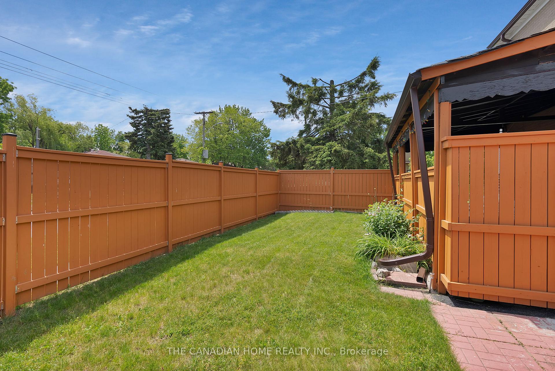 Photo 39 of 1 Shier Drive, Scarborough, Woburn — HOMEH