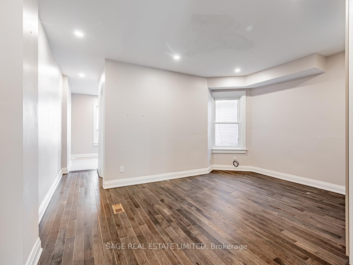 Photo 5 of Unit Upper, 130 Marchmount Road, Toronto, Wychwood — HOMEH