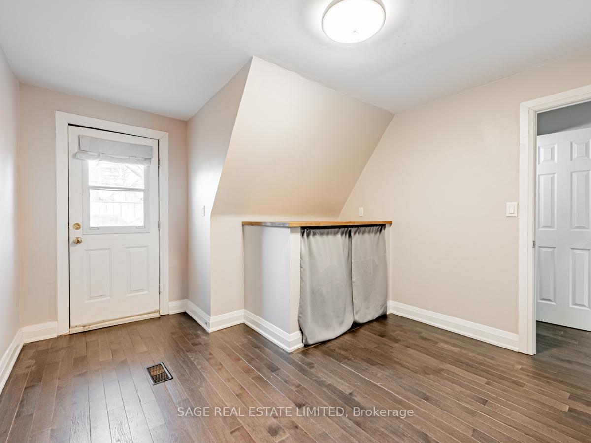 Photo 11 of Unit Upper, 130 Marchmount Road, Toronto, Wychwood — HOMEH