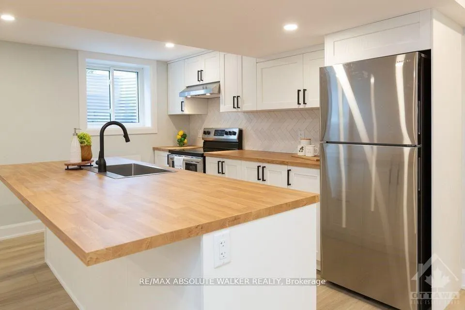 Photo 5 of 2606B Cleroux Crescent, Ottawa, Blackburn Hamlet (South) — HOMEH