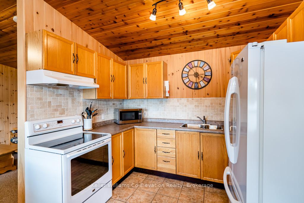 Photo 5 of 180 Farlain Lake Road E, Tiny, Rural Tiny — HOMEH