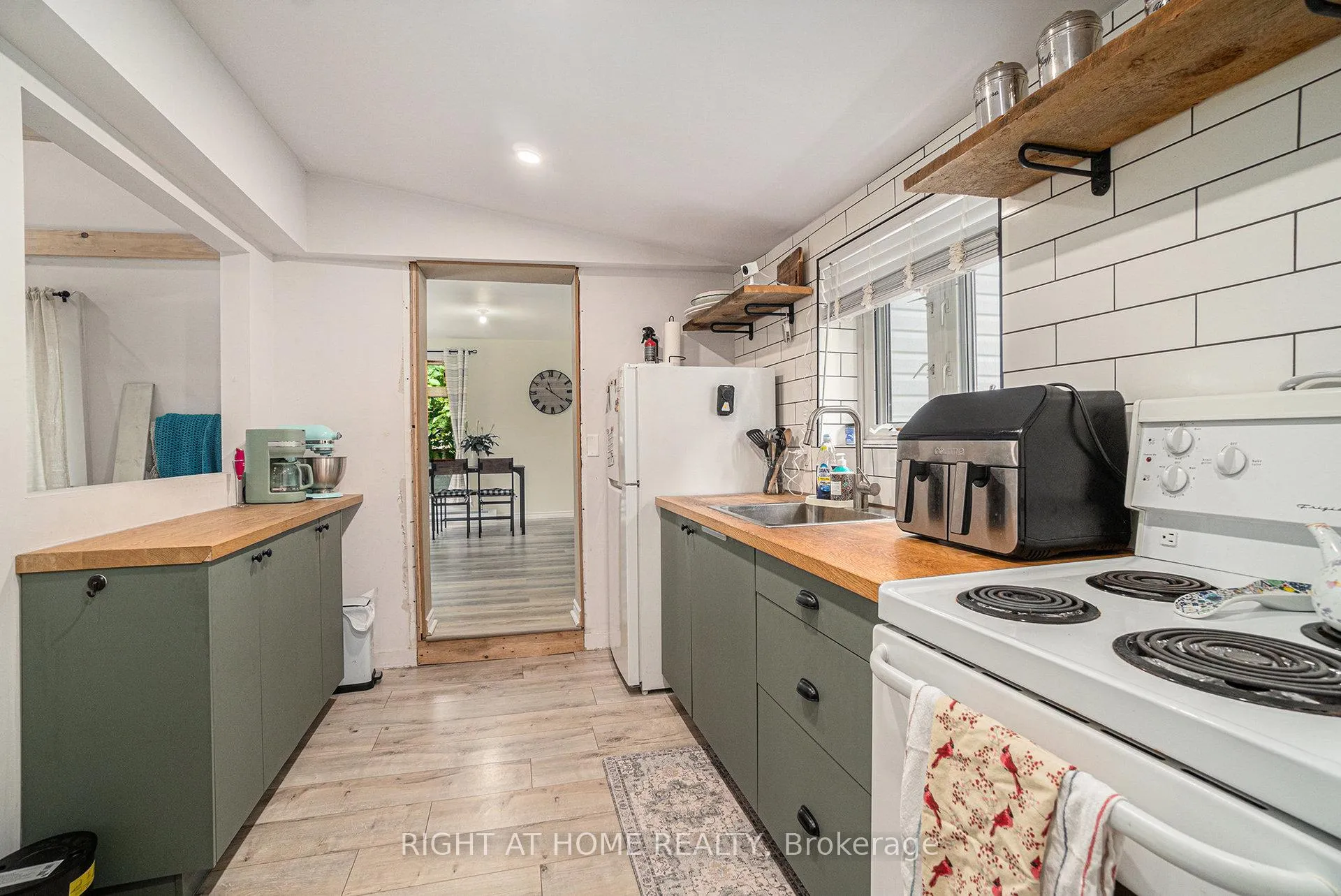 Photo 10 of 15 Willis James Lane, McNab/Braeside, Mcnab/Braeside Twps — HOMEH