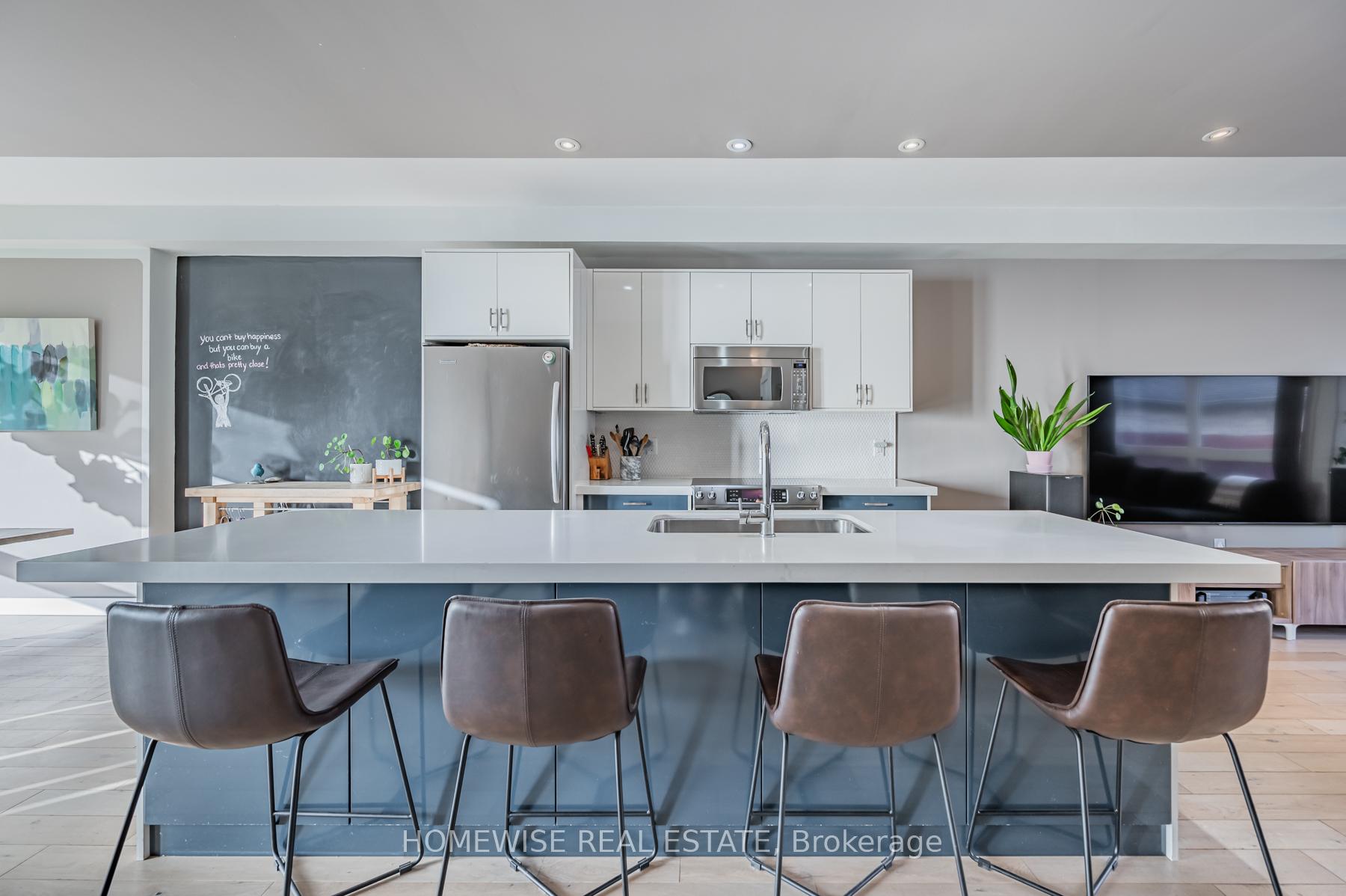 Photo 3 of 461B Atlas Avenue, Toronto, Oakwood Village — HOMEH