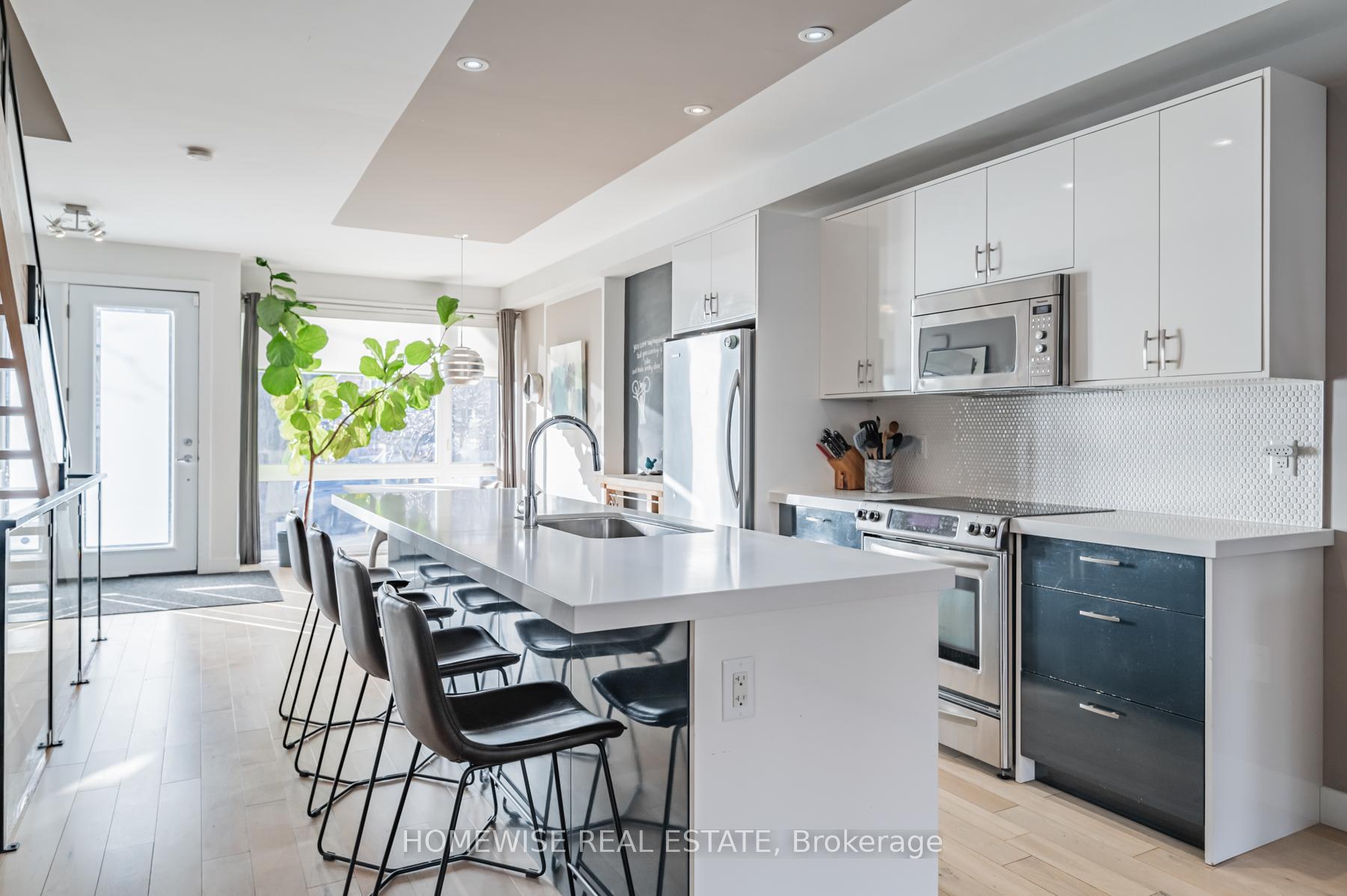 Photo 7 of 461B Atlas Avenue, Toronto, Oakwood Village — HOMEH