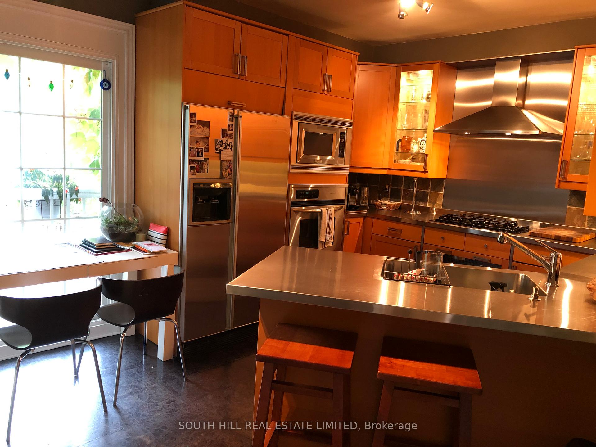 Photo 5 of Unit 2, 274 Avenue Road W, Toronto, The Annex — HOMEH