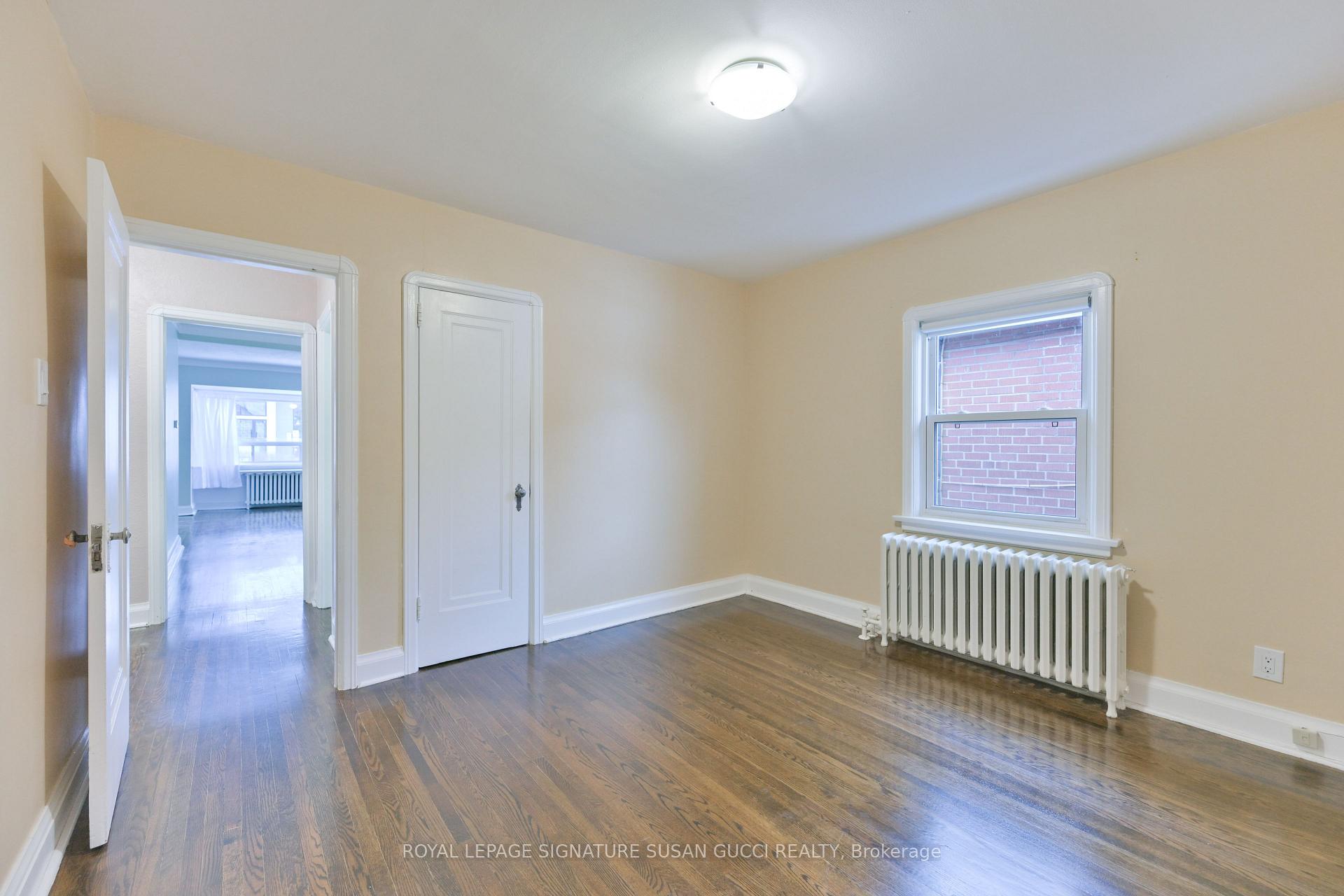 Photo 12 of 40 Lankin Boulevard, Toronto, Danforth Village-East York — HOMEH