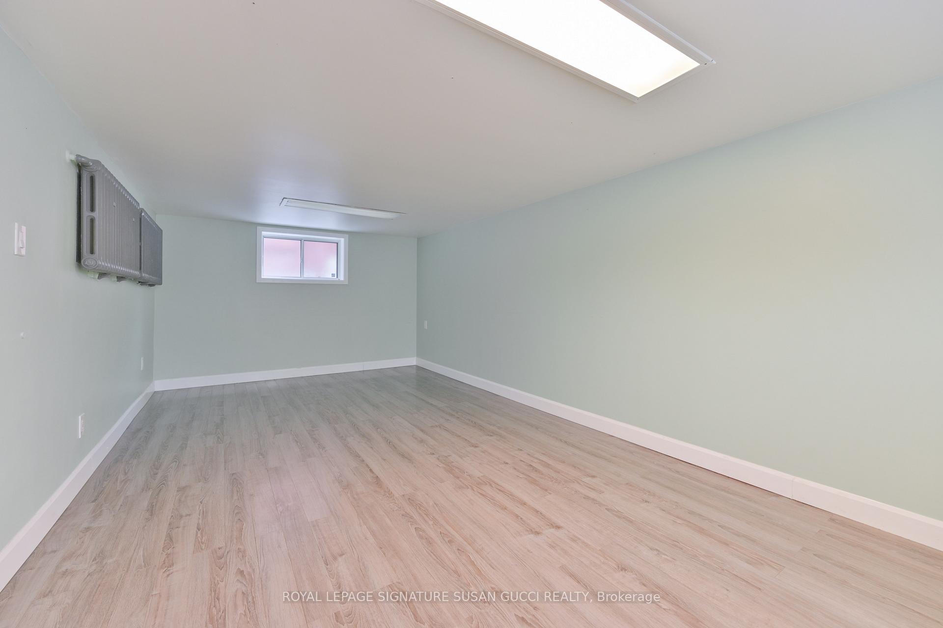 Photo 17 of 40 Lankin Boulevard, Toronto, Danforth Village-East York — HOMEH