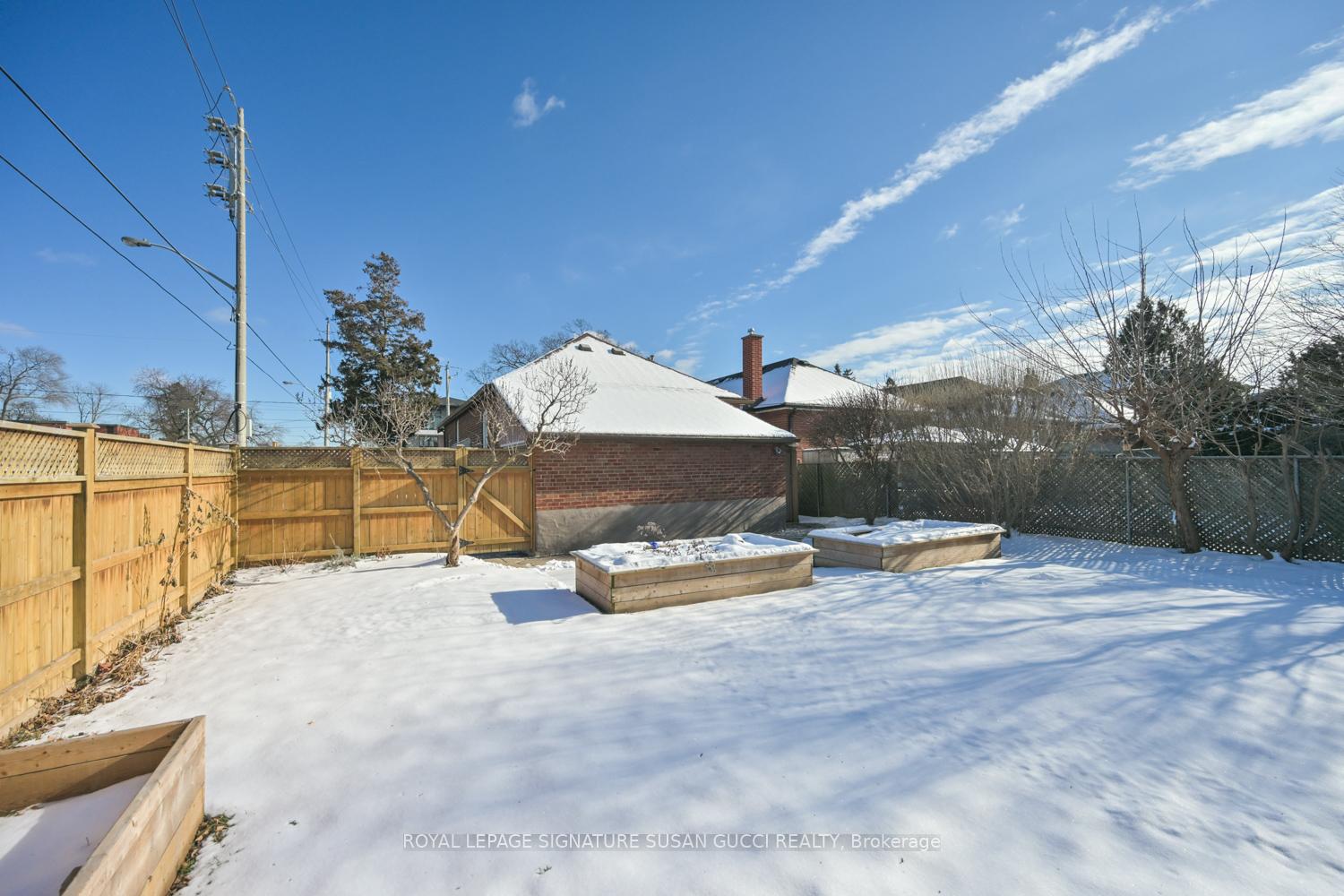 Photo 24 of 40 Lankin Boulevard, Toronto, Danforth Village-East York — HOMEH
