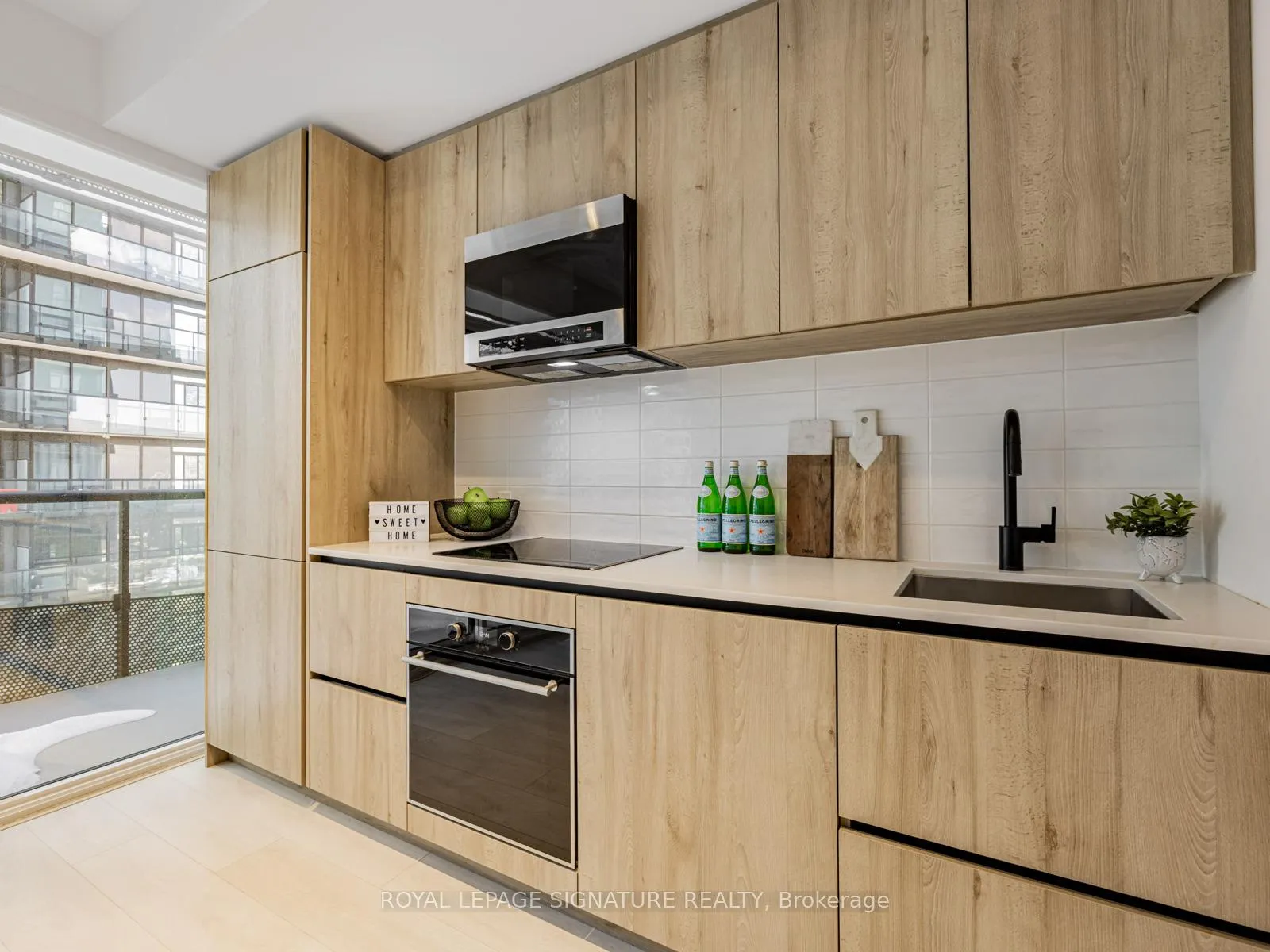 Photo 5 of Unit 2307, 127 Broadway Avenue, Toronto, Mount Pleasant West — HOMEH