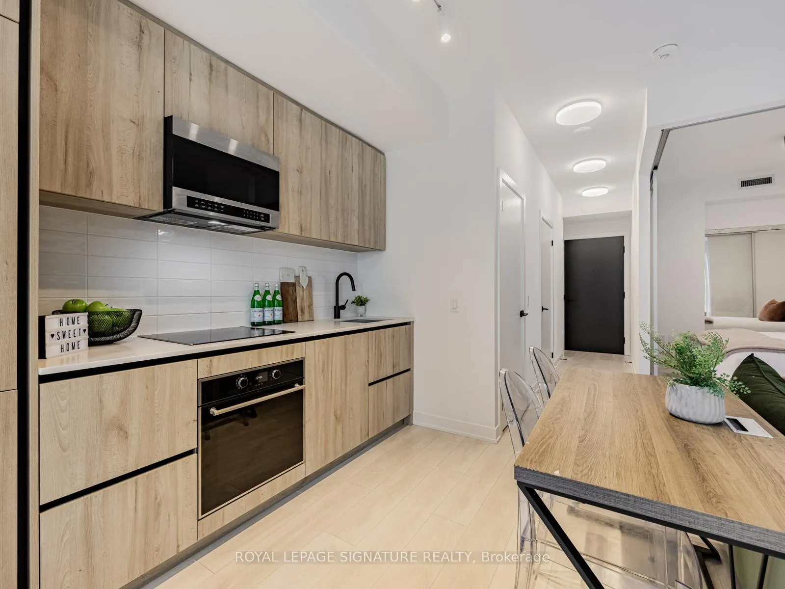 Photo 10 of Unit 2307, 127 Broadway Avenue, Toronto, Mount Pleasant West — HOMEH