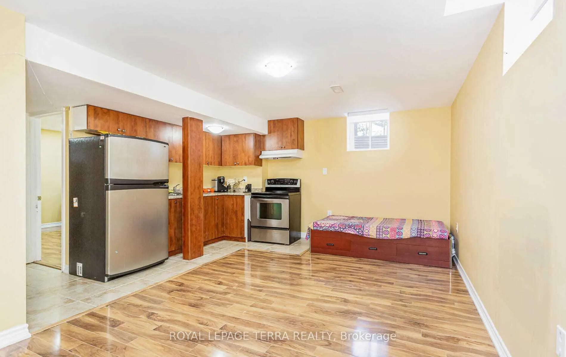 Photo 2 of Unit Bsmt, 37 Southlake Boulevard, Brampton, Madoc — HOMEH