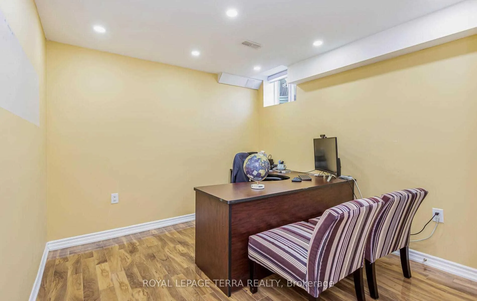 Photo 3 of Unit Bsmt, 37 Southlake Boulevard, Brampton, Madoc — HOMEH