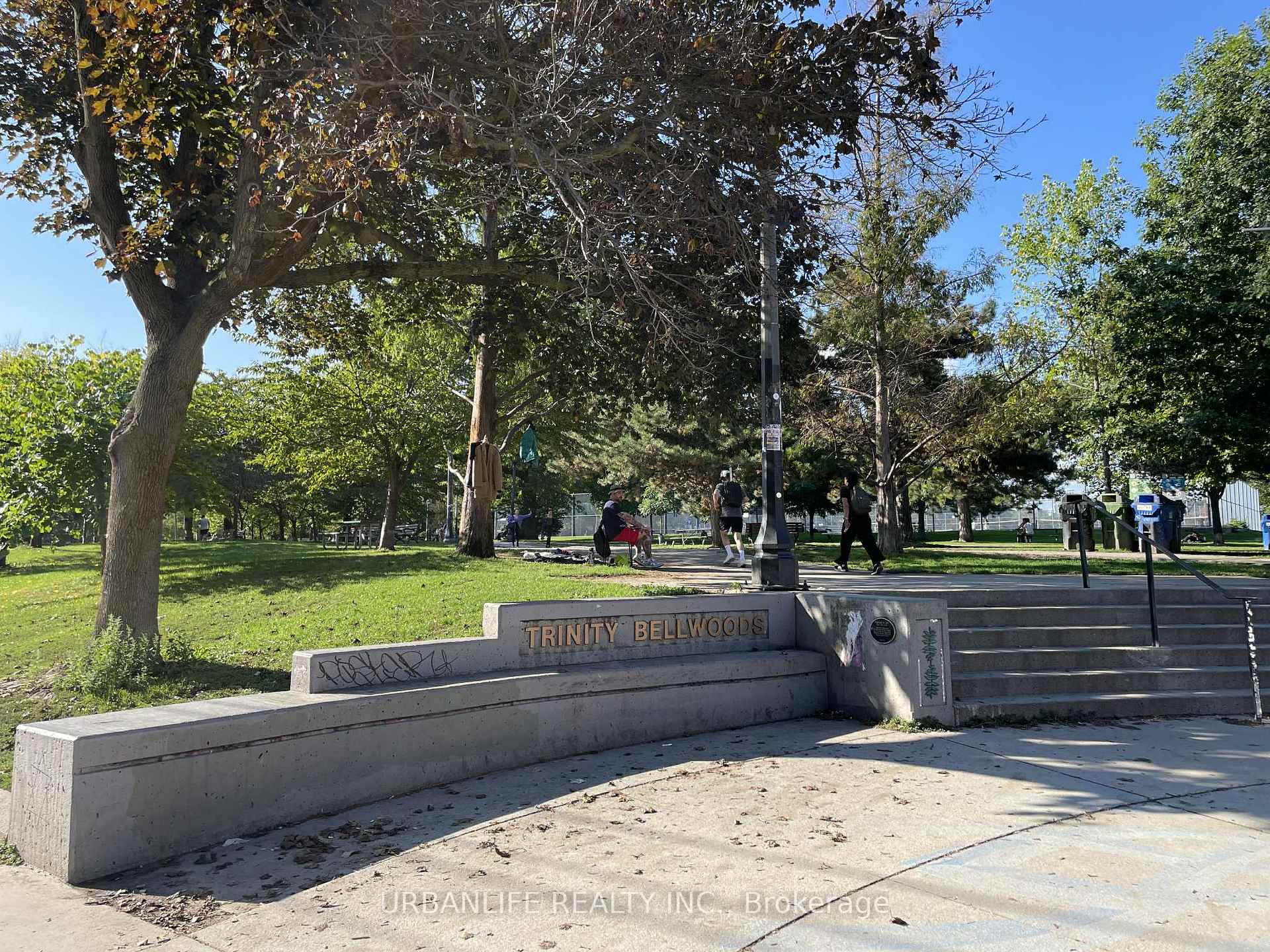 Photo 3 of Unit 3rd Fl, 887 Queen Street W, Toronto, Trinity-Bellwoods — HOMEH