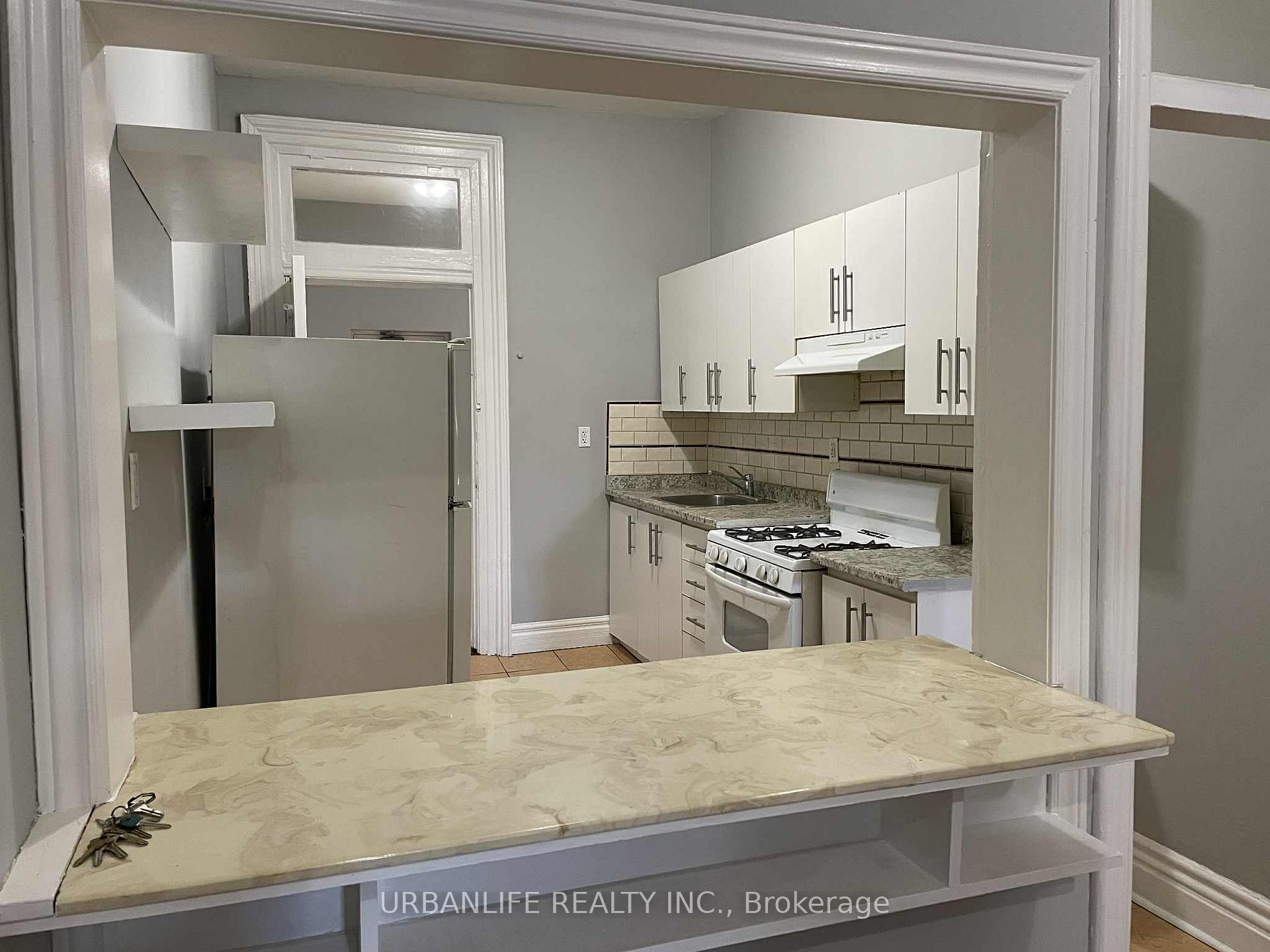 Photo 4 of Unit 3rd Fl, 887 Queen Street W, Toronto, Trinity-Bellwoods — HOMEH