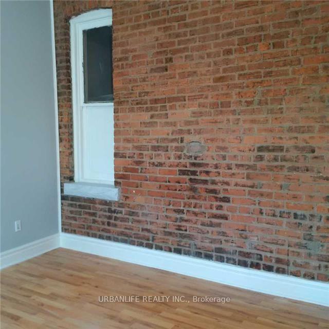 Photo 11 of Unit 3rd Fl, 887 Queen Street W, Toronto, Trinity-Bellwoods — HOMEH
