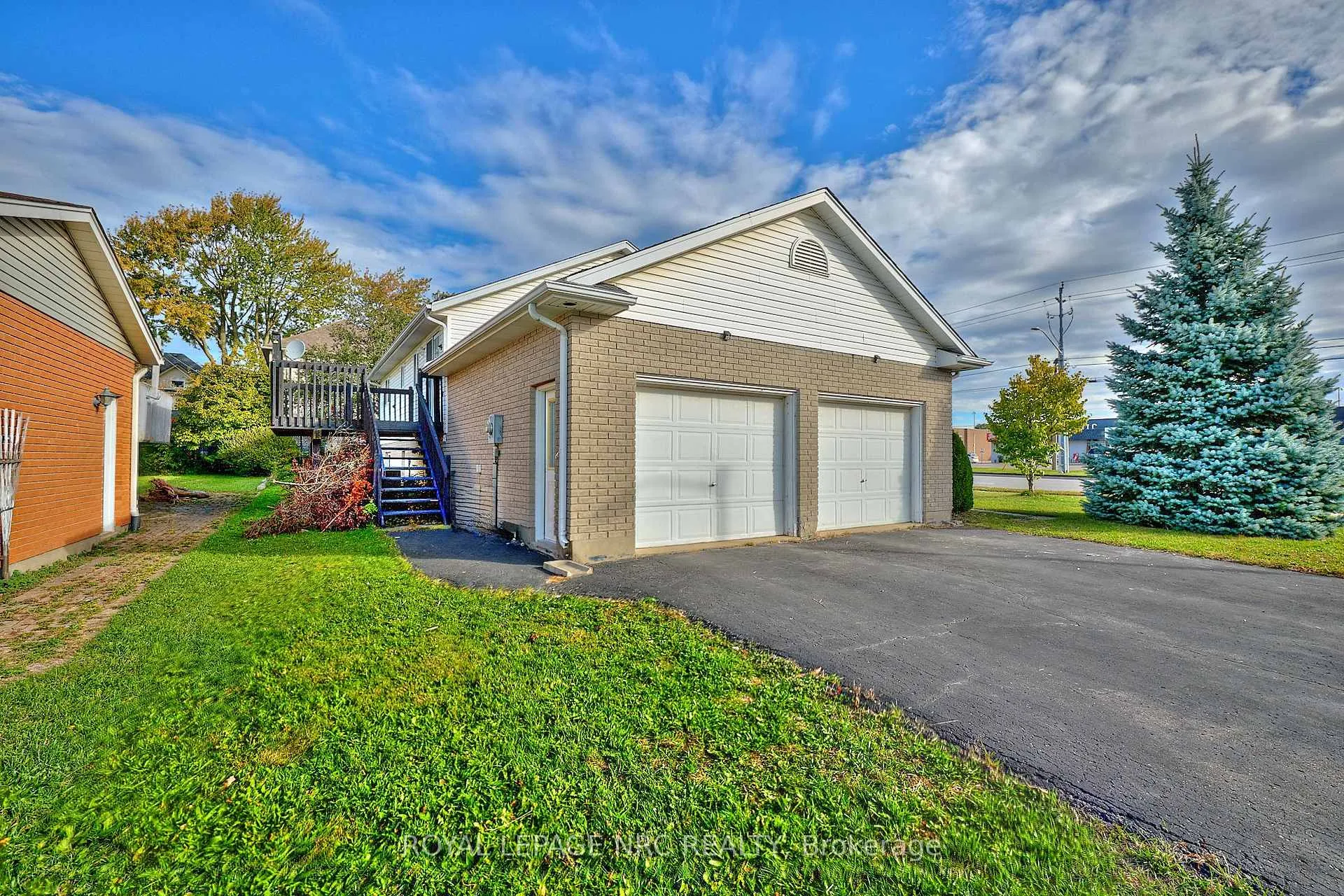 Photo 3 of 4431 Montrose Road, Niagara Falls, Ascot — HOMEH