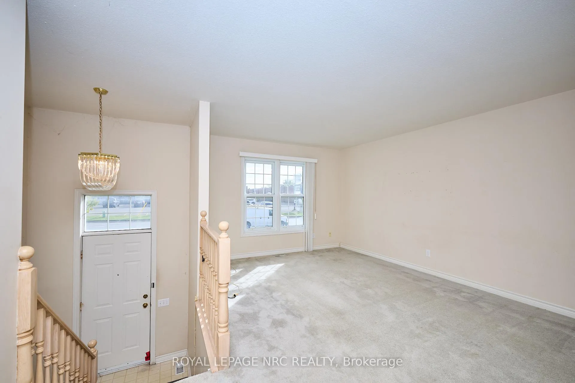 Photo 6 of 4431 Montrose Road, Niagara Falls, Ascot — HOMEH