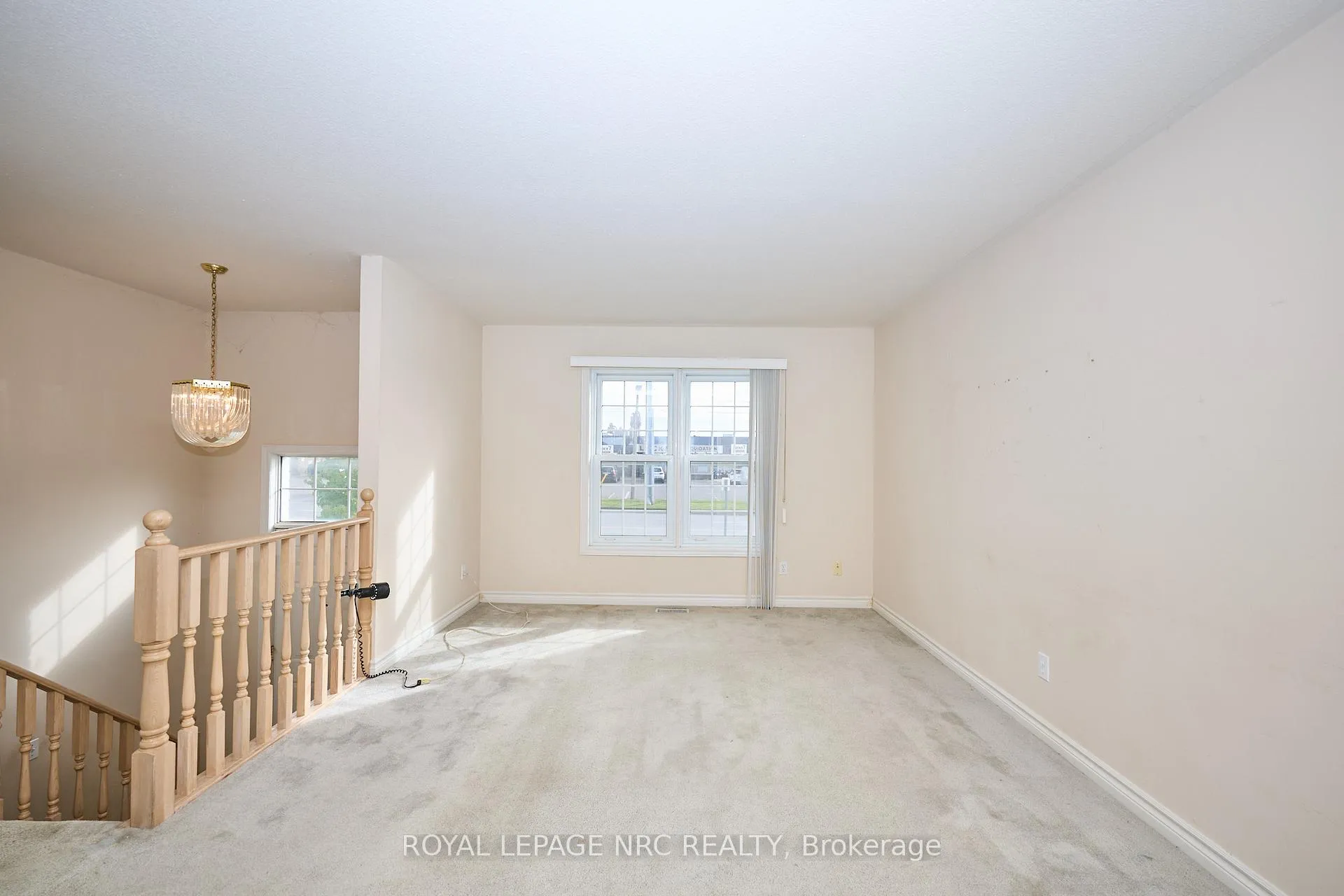 Photo 7 of 4431 Montrose Road, Niagara Falls, Ascot — HOMEH