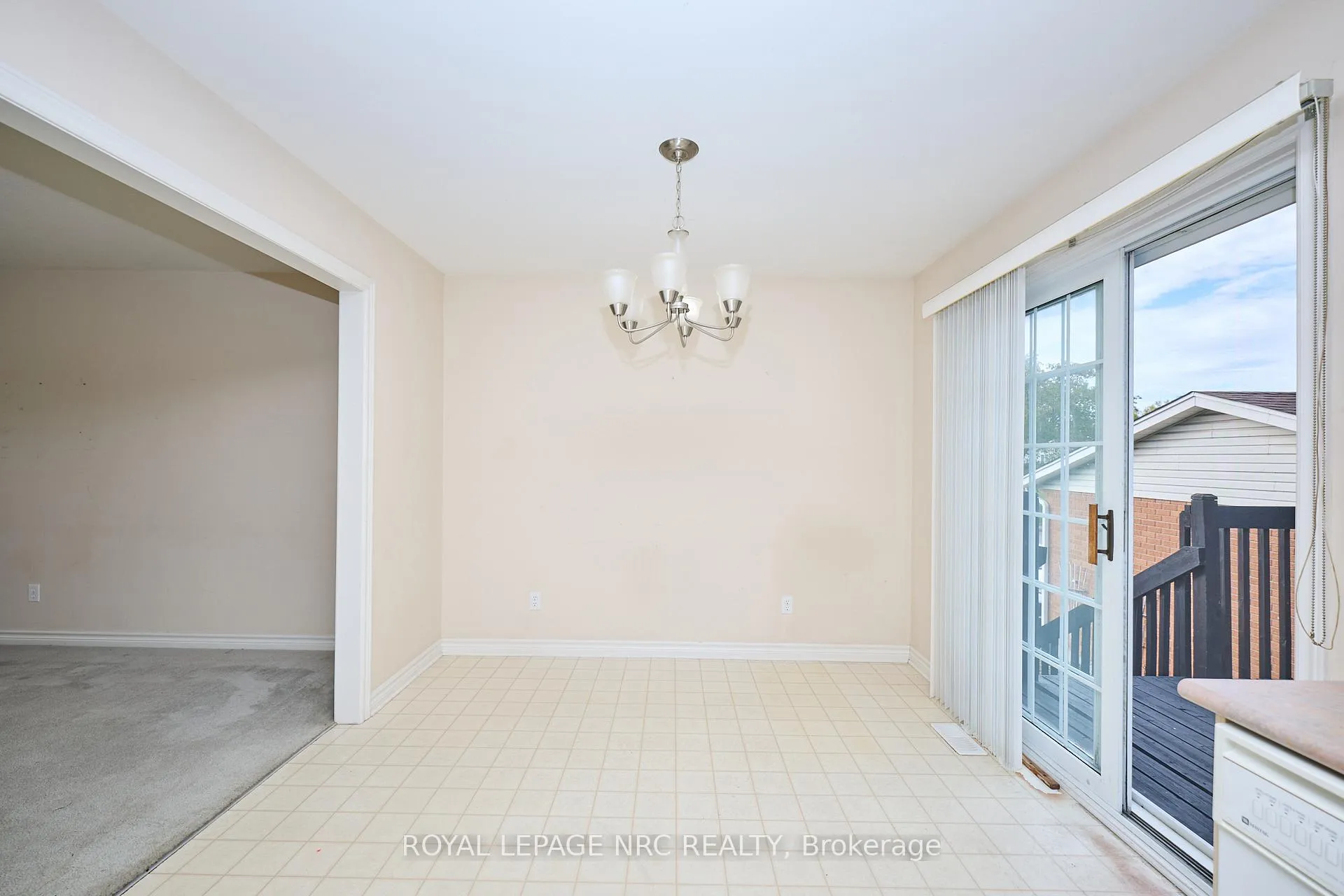 Photo 12 of 4431 Montrose Road, Niagara Falls, Ascot — HOMEH
