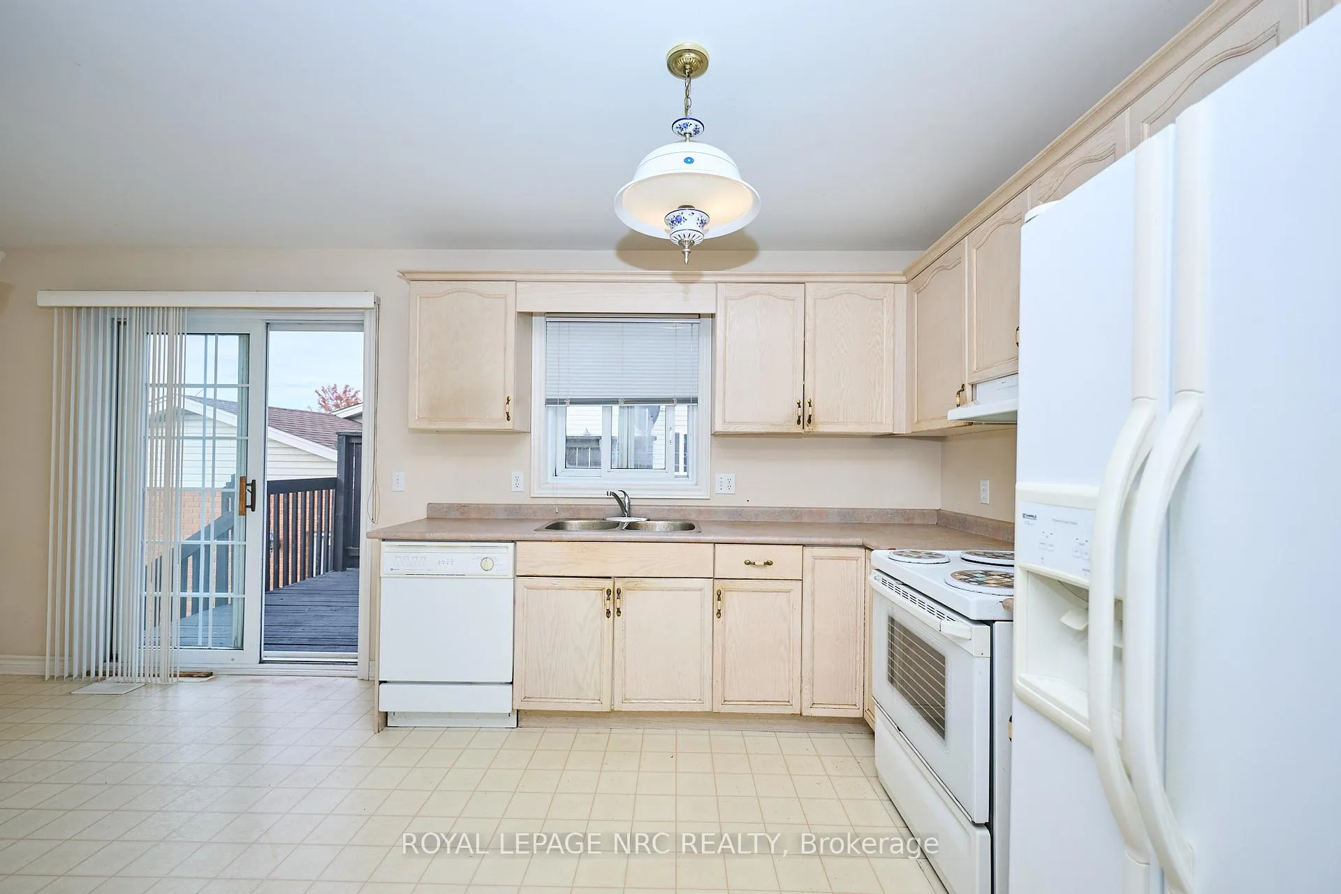 Photo 13 of 4431 Montrose Road, Niagara Falls, Ascot — HOMEH
