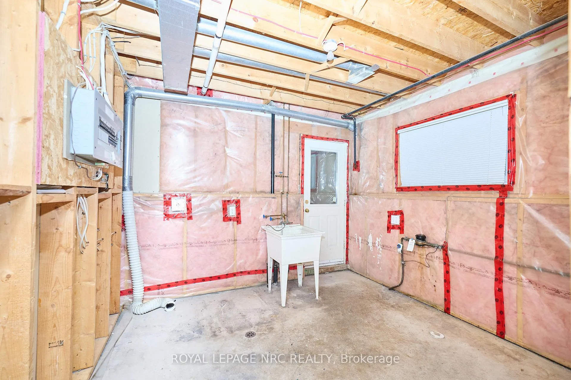 Photo 26 of 4431 Montrose Road, Niagara Falls, Ascot — HOMEH