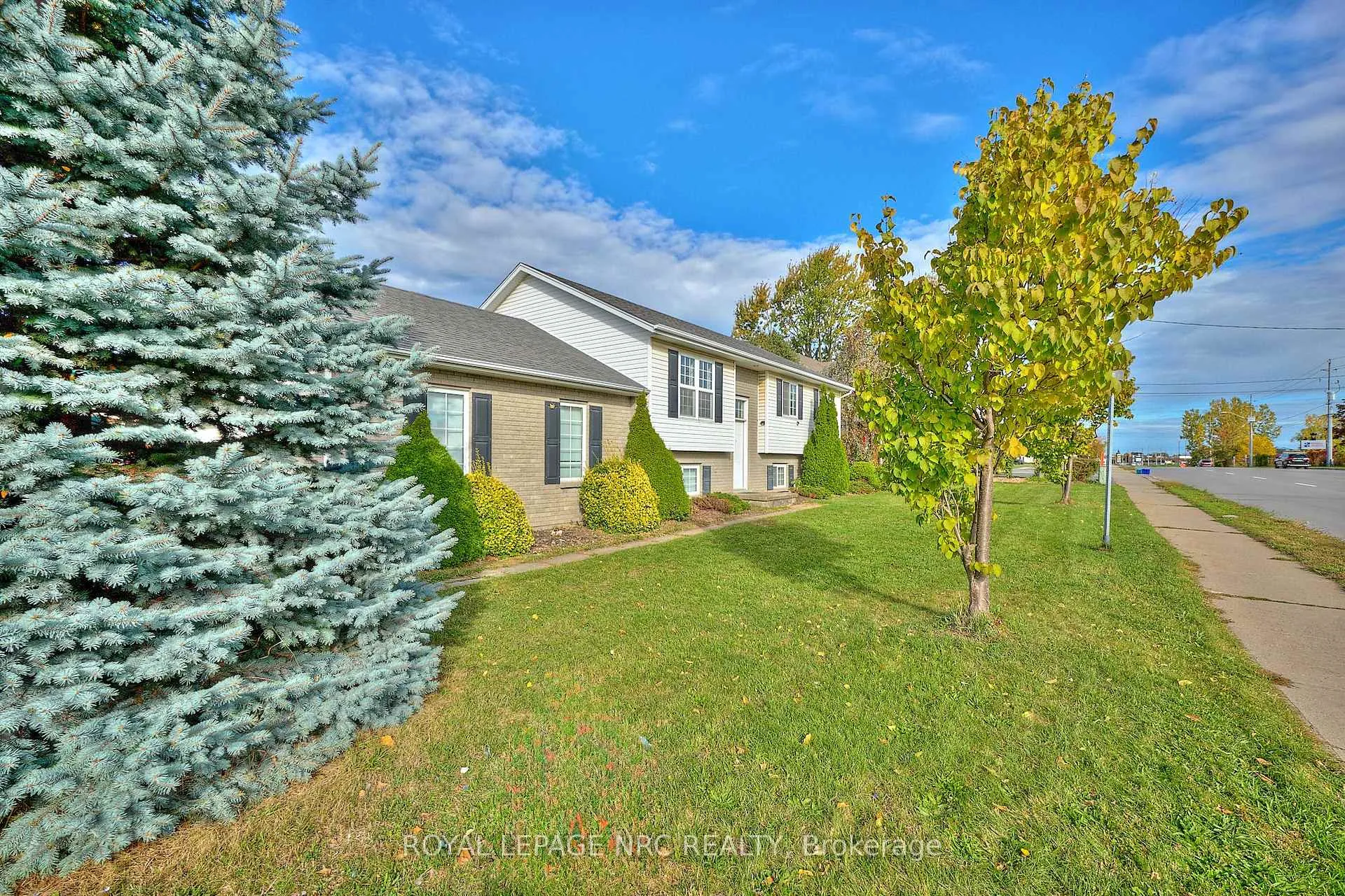 Photo 31 of 4431 Montrose Road, Niagara Falls, Ascot — HOMEH
