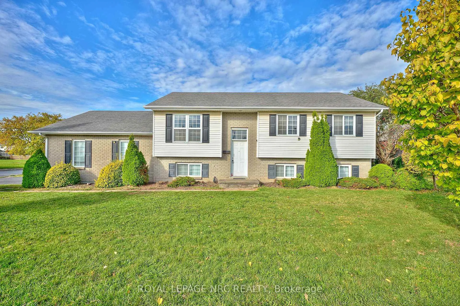 Photo 32 of 4431 Montrose Road, Niagara Falls, Ascot — HOMEH