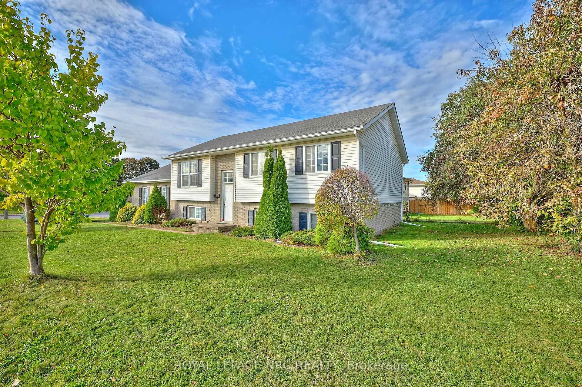 Photo 33 of 4431 Montrose Road, Niagara Falls, Ascot — HOMEH