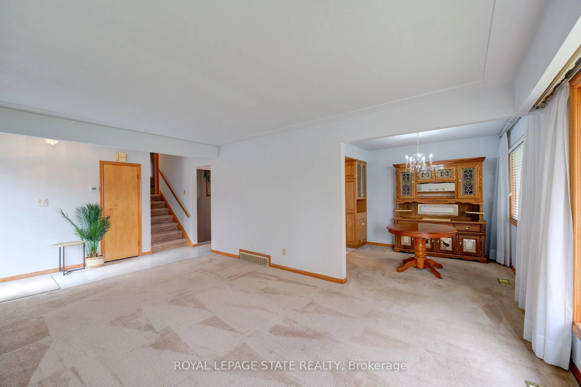 Photo 9 of 930 Upper Ottawa Street, Hamilton, Berrisfield — HOMEH