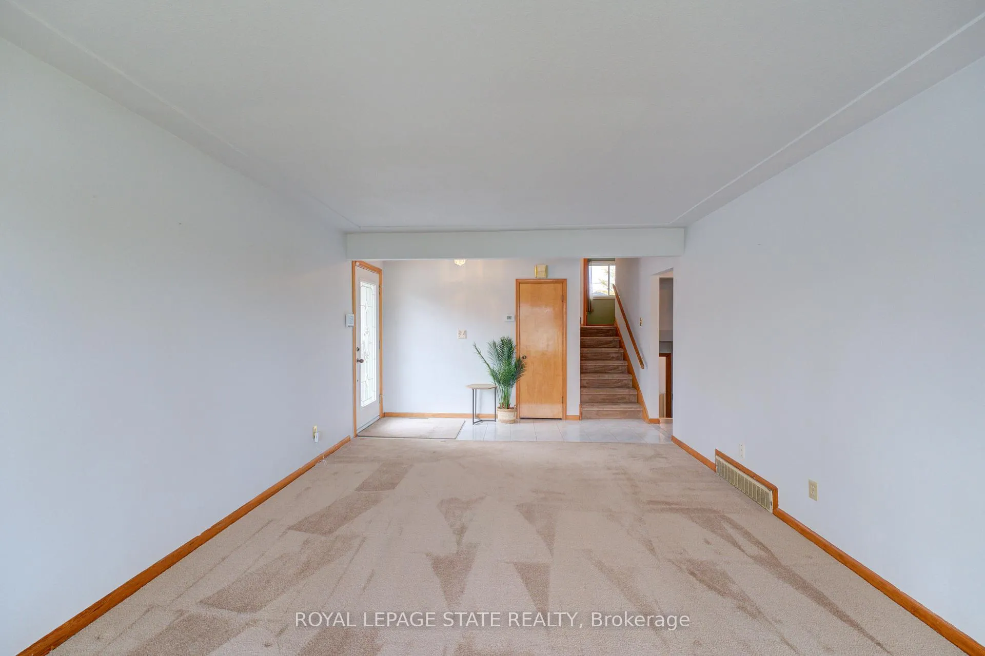 Photo 11 of 930 Upper Ottawa Street, Hamilton, Berrisfield — HOMEH